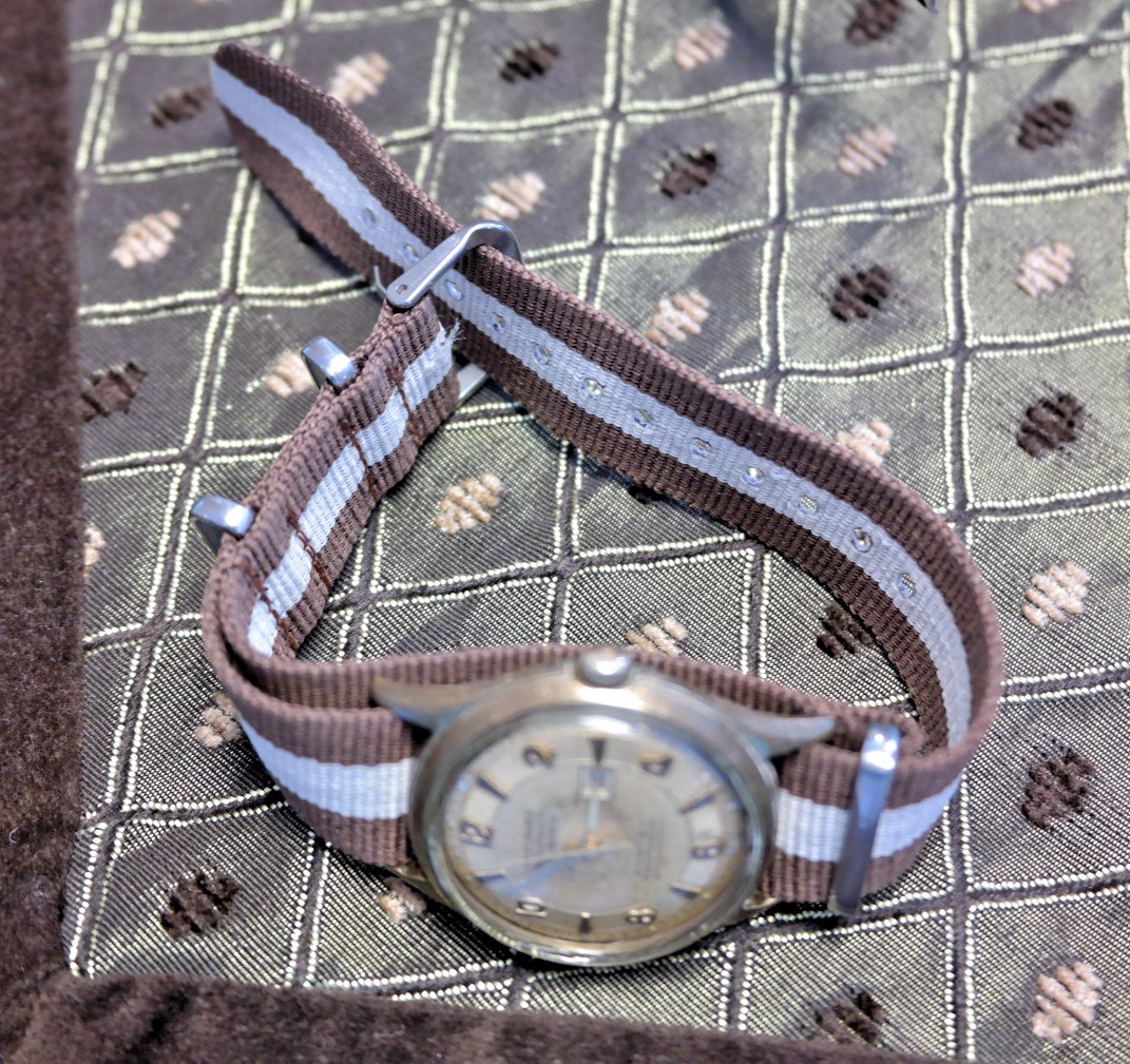 Fascinating Westbury Automatic Men’s 30 JEWEL Nivaflex Wristwatch -Antique Charm