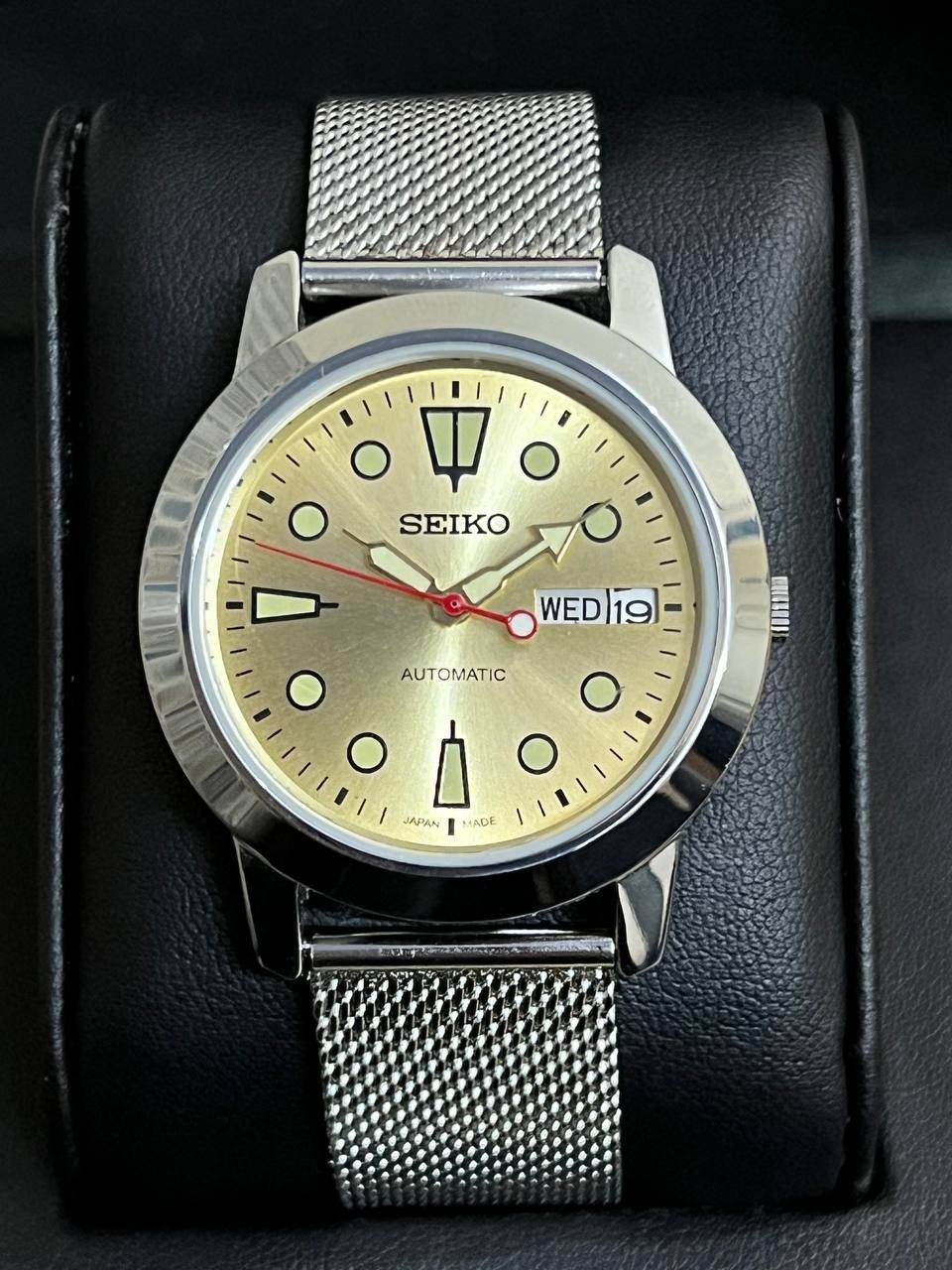 Vintage Refurbished Seiko 5 Automatic Day/Date Japan Men’s Wrist Watch 37MM