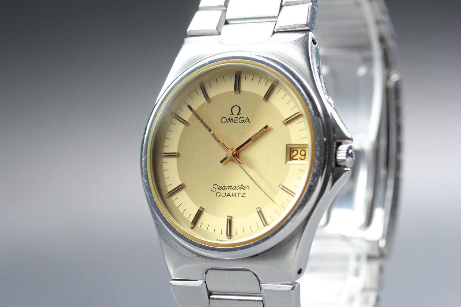 Near MINT OMEGA Seamaster 36mm 196.0222 Quartz Gold Dial Men’s Watch Vintage