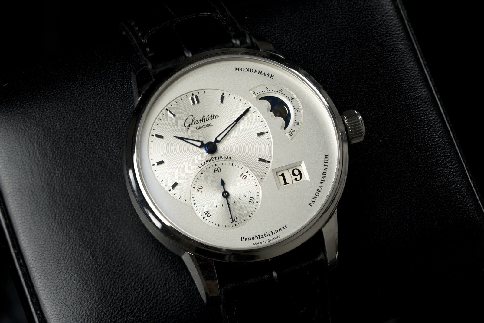 Glashütte Original PanoMaticLunar 40mm 1-90-02-42-32-05 | 2025 Box And Papers