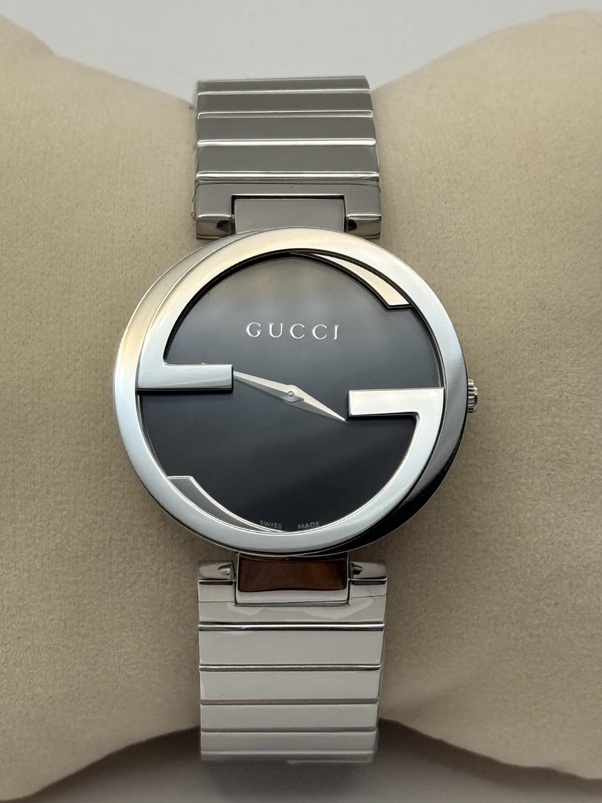 Gucci Interlocking G Stainless Steel Black Dial Quartz Ladies Watch YA133307
