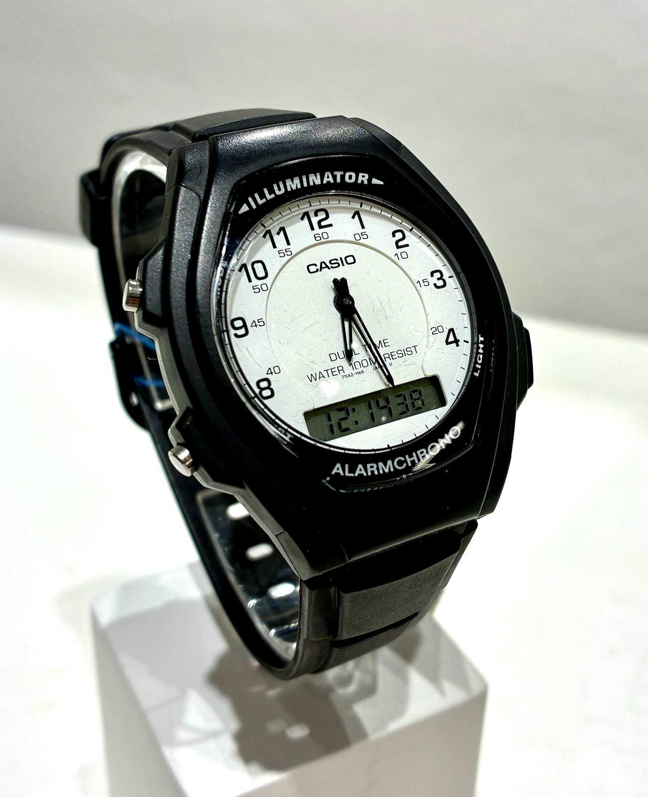 Vintage Casio Watch, Dual Time, Illuminator, AQ 140W