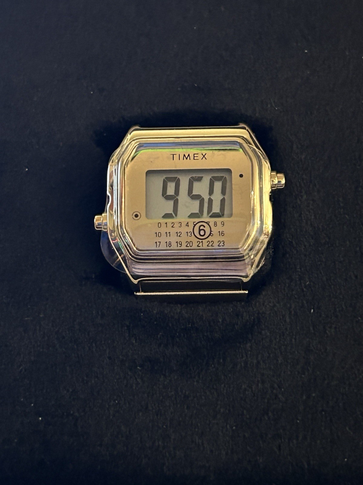 Timex x MM6 T80 Ring Watch Gold M/L• Maison Margiela (TW2Y50200JR) BRAND NEW