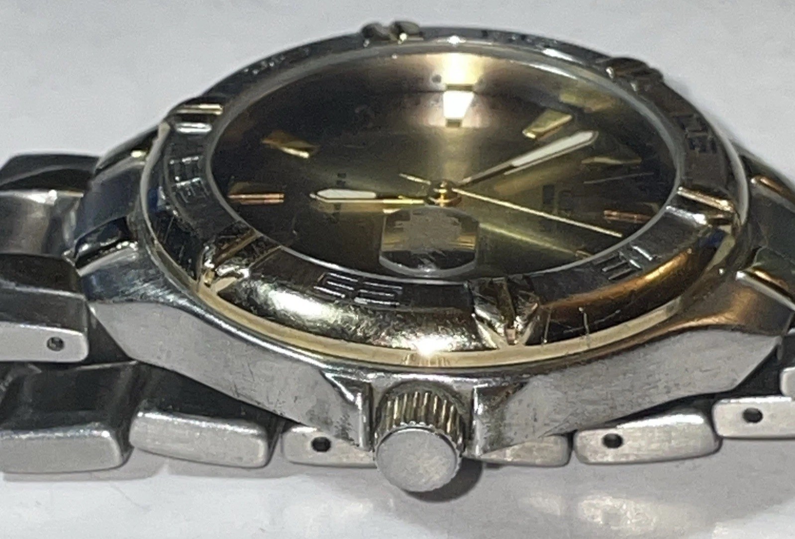 Guess Waterpro Two-Tone Bezel Unique Colored Dial Rotating Bezel READ W-72