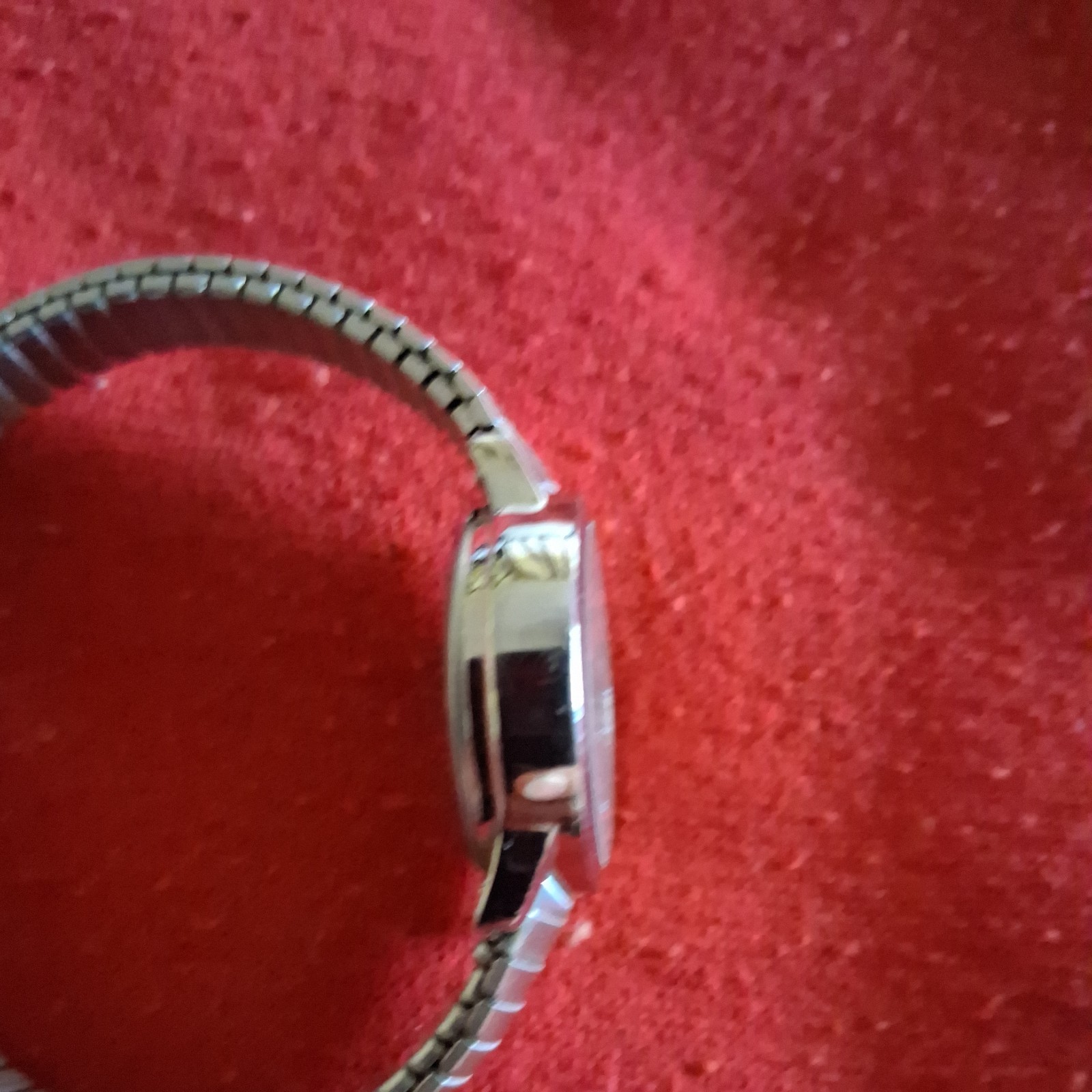 Timex Indiglo Silvertone Date Watch With Tapered 8mm-12mm Stretchable Watch Band