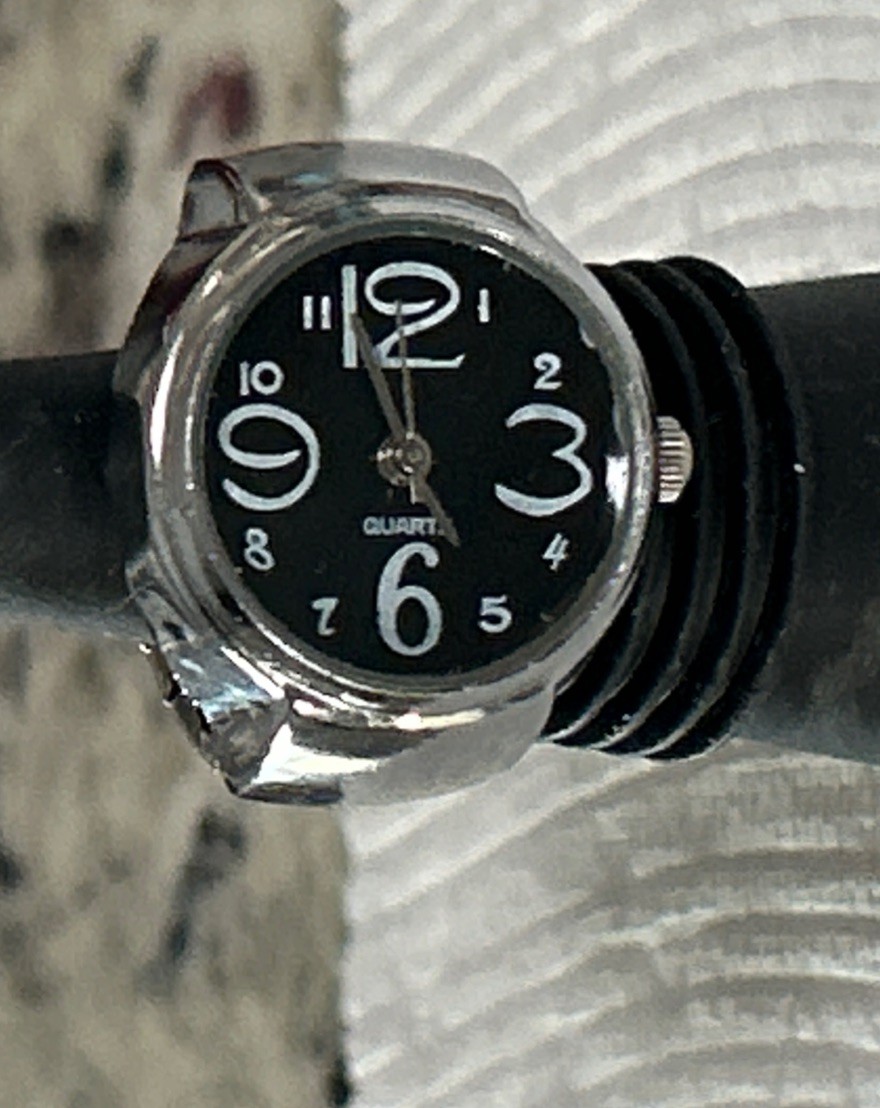 Black Dial Face Silver Analog Quartz Ring Watch Elastic Band