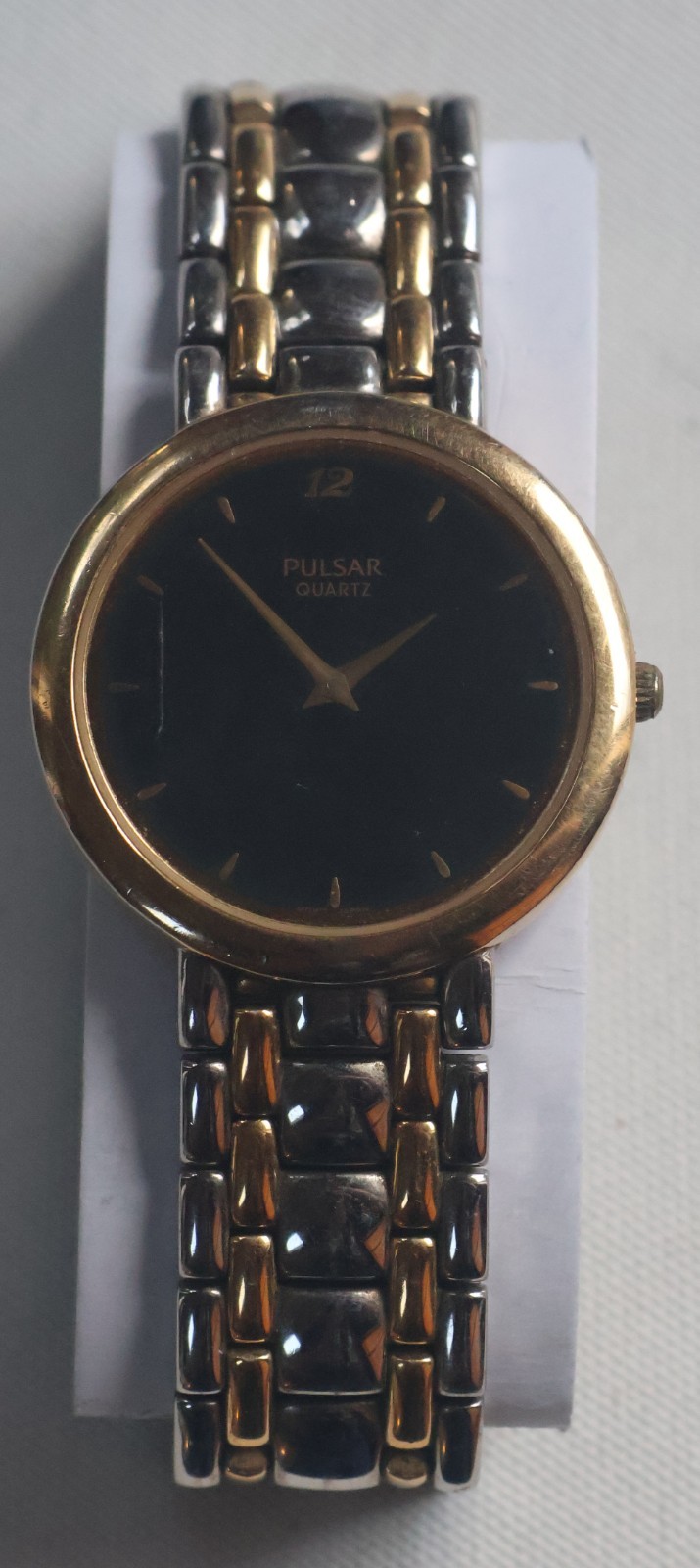 Vintage Pulsar V700-X018 Mens Round Gold Tone Watch, Black Face – New Battery