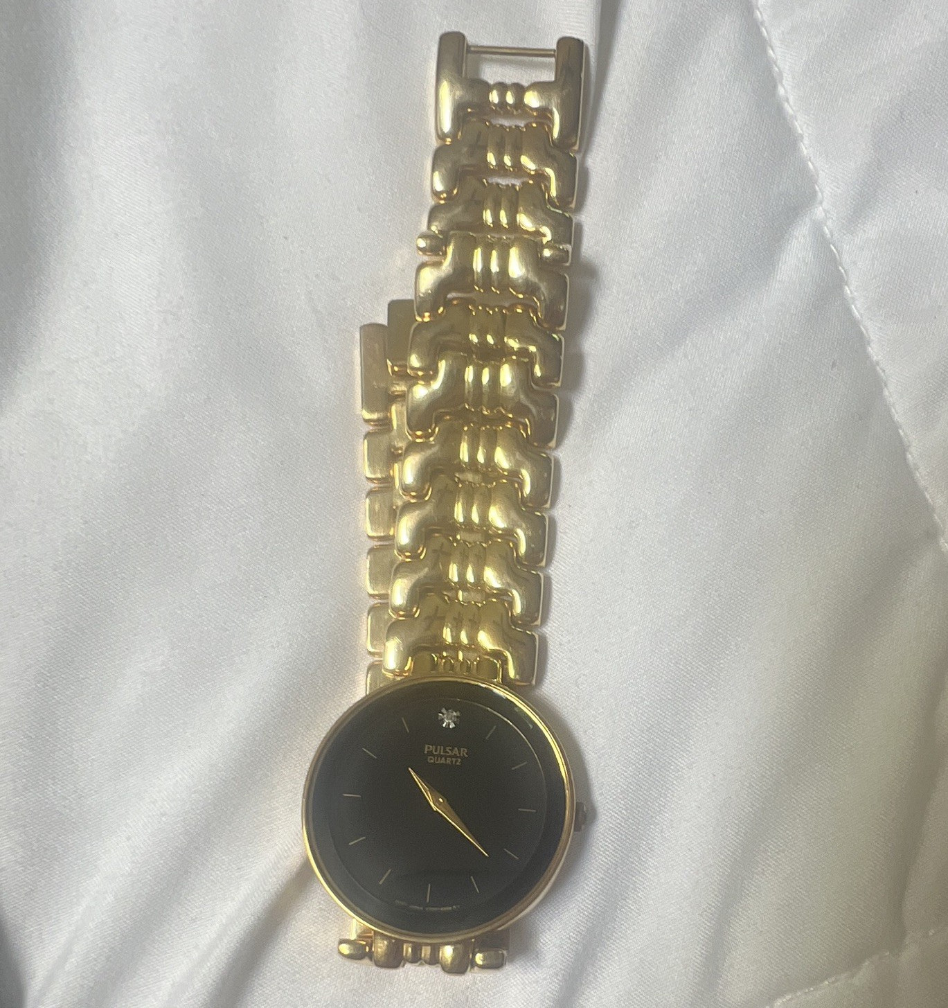 Vintage Pulsar V700-6800 Women’s Gold Tone Quartz Watch Black Dial Crystal Accen