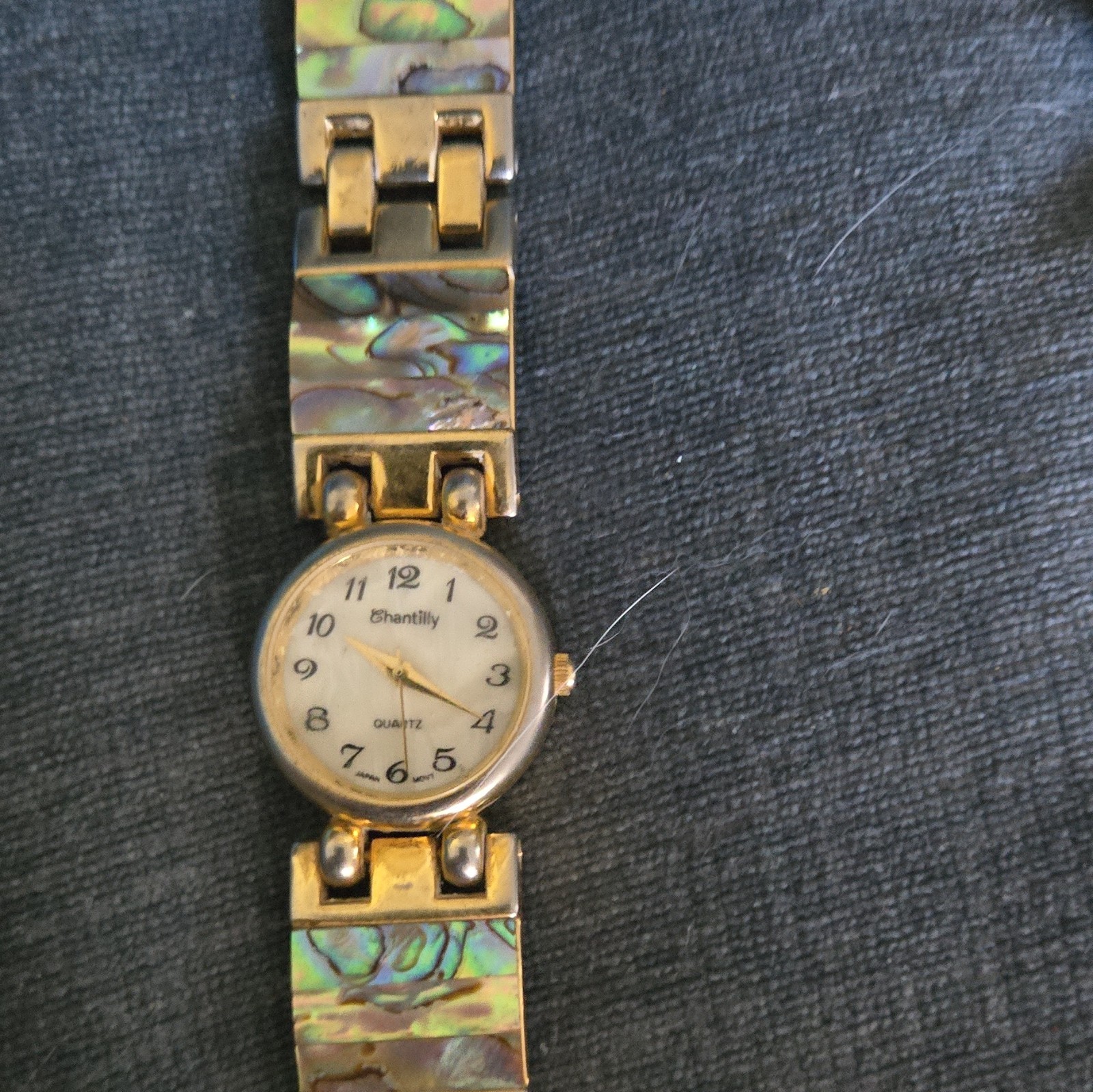 Chantilly Quartz Women’s Analog Gold Tone Abalone Inlay Bracelet Round 23mm