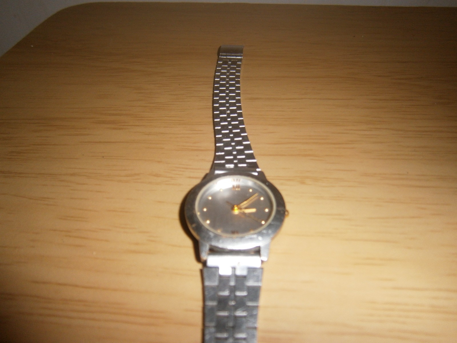 Late 2000’s Marks & Spencer ladies quartz silver tone bracelet watch.20cm(E26WBb