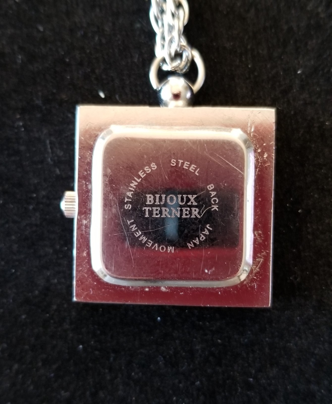 Bijoux Terner Silver Tone Pendant Watch Crystal Bezel w/Chain 27″ New Battery