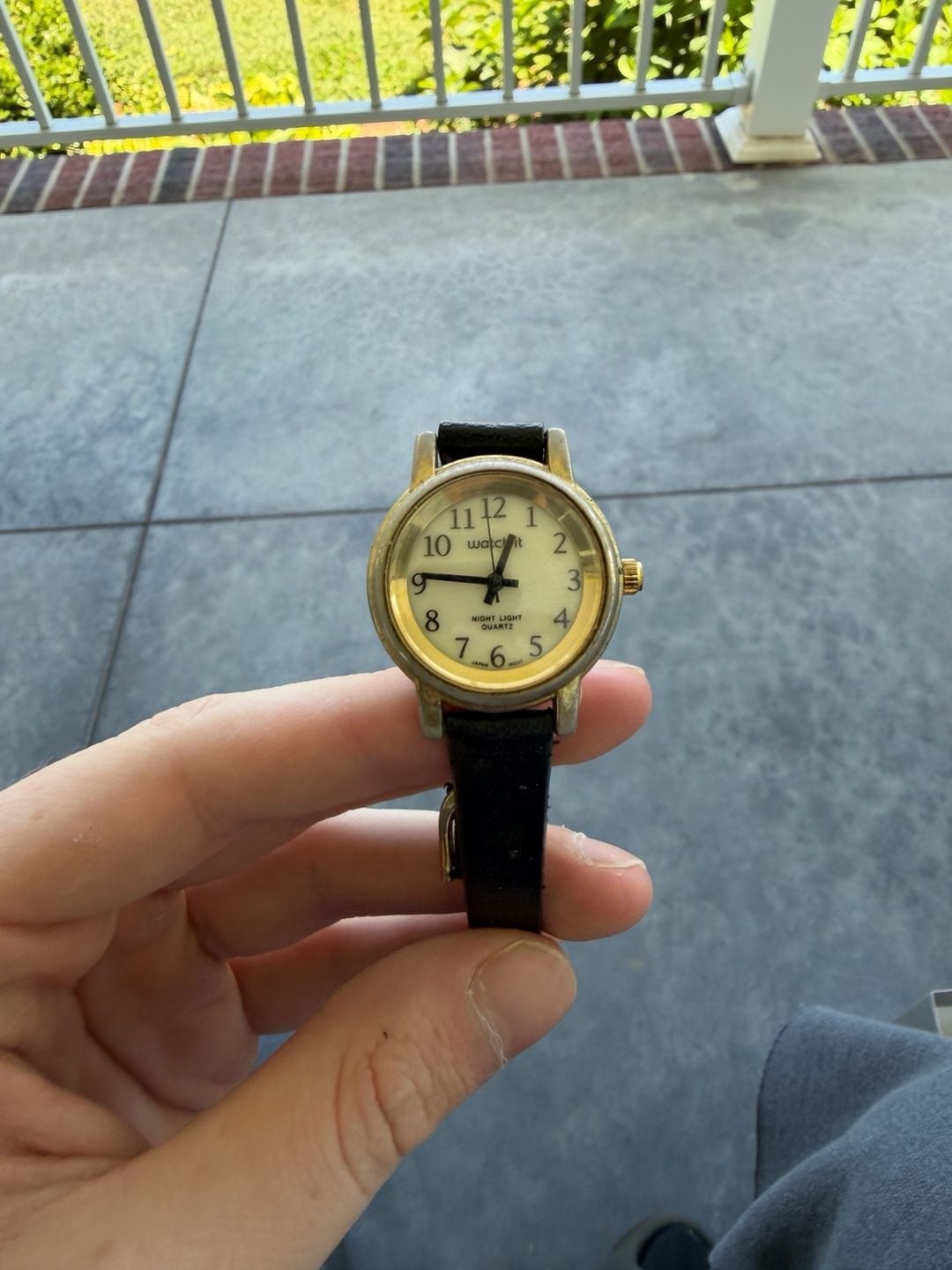 Watch-it Vintage Night Light Quartz Ladies Wristwatch