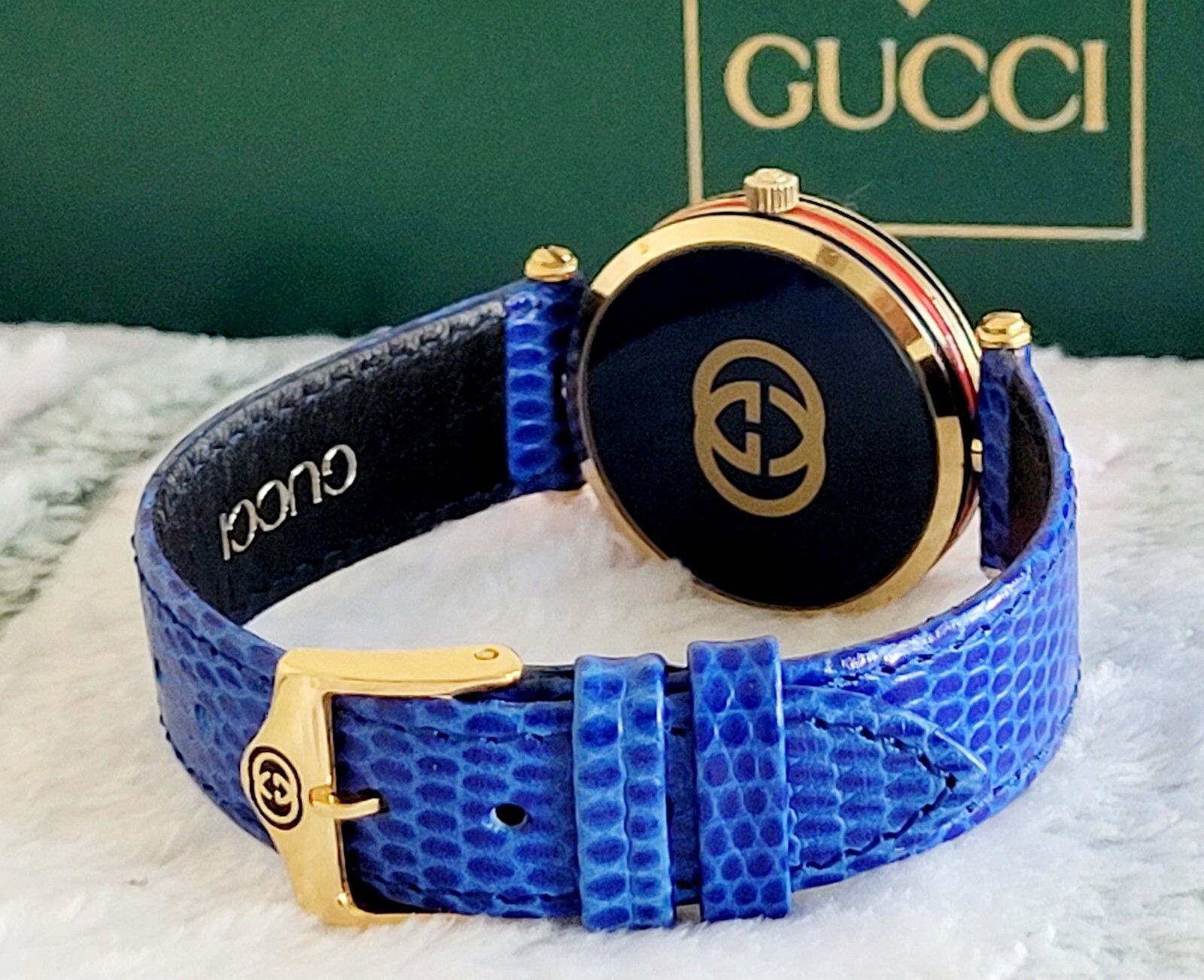 Gucci 2000M,Authentic,Unique,Beautiful,Scratch Free Crystal,One Of A Kind,30 MM.