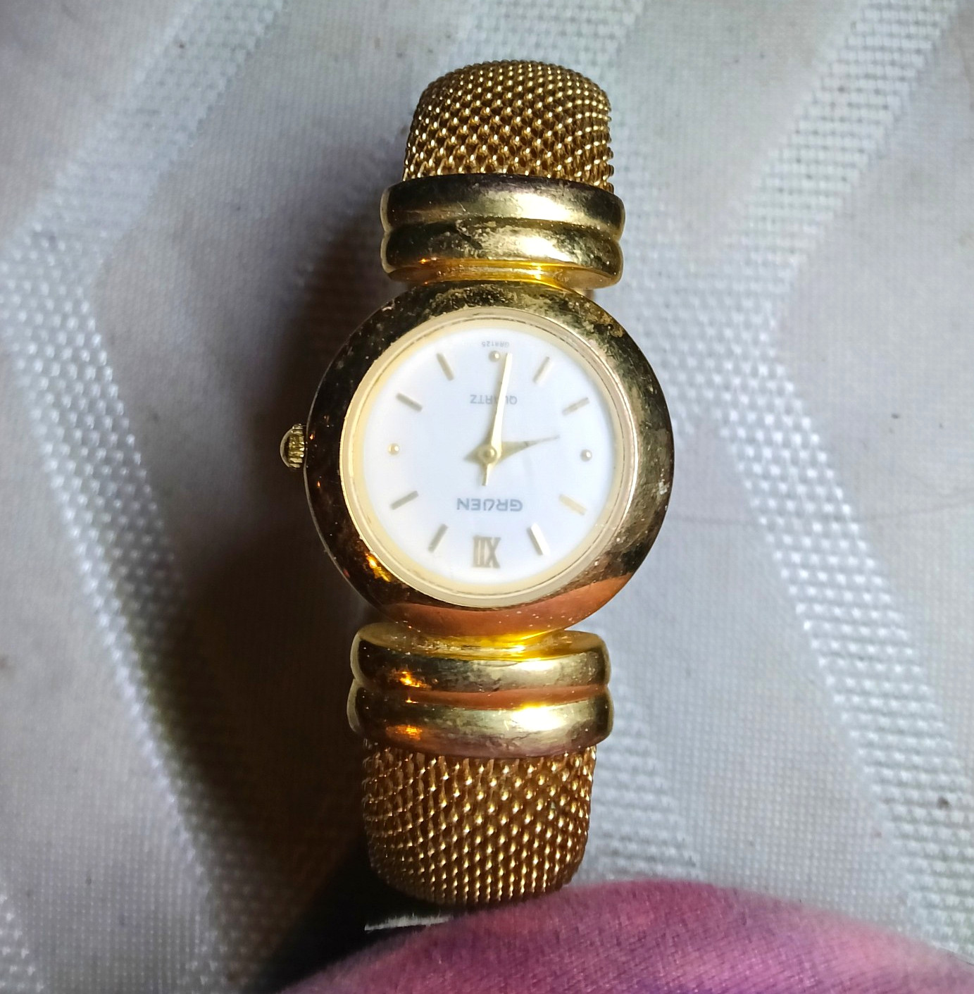 Gruen Quartz Women’s Gold-Tone Mesh Bracelet Watch White Dial Roman/Stick