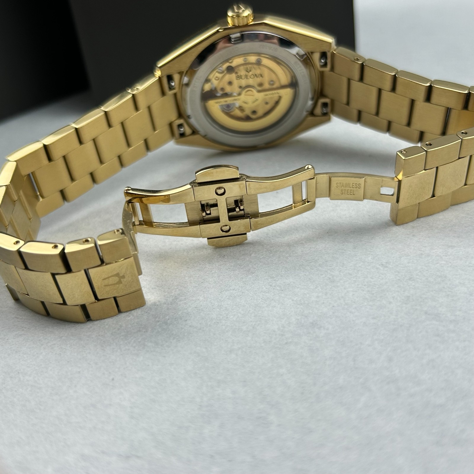 Bulova Surveyor Classic 97A182 Automatic Gold Tone Dial Men’s Watch 39mm New/Box