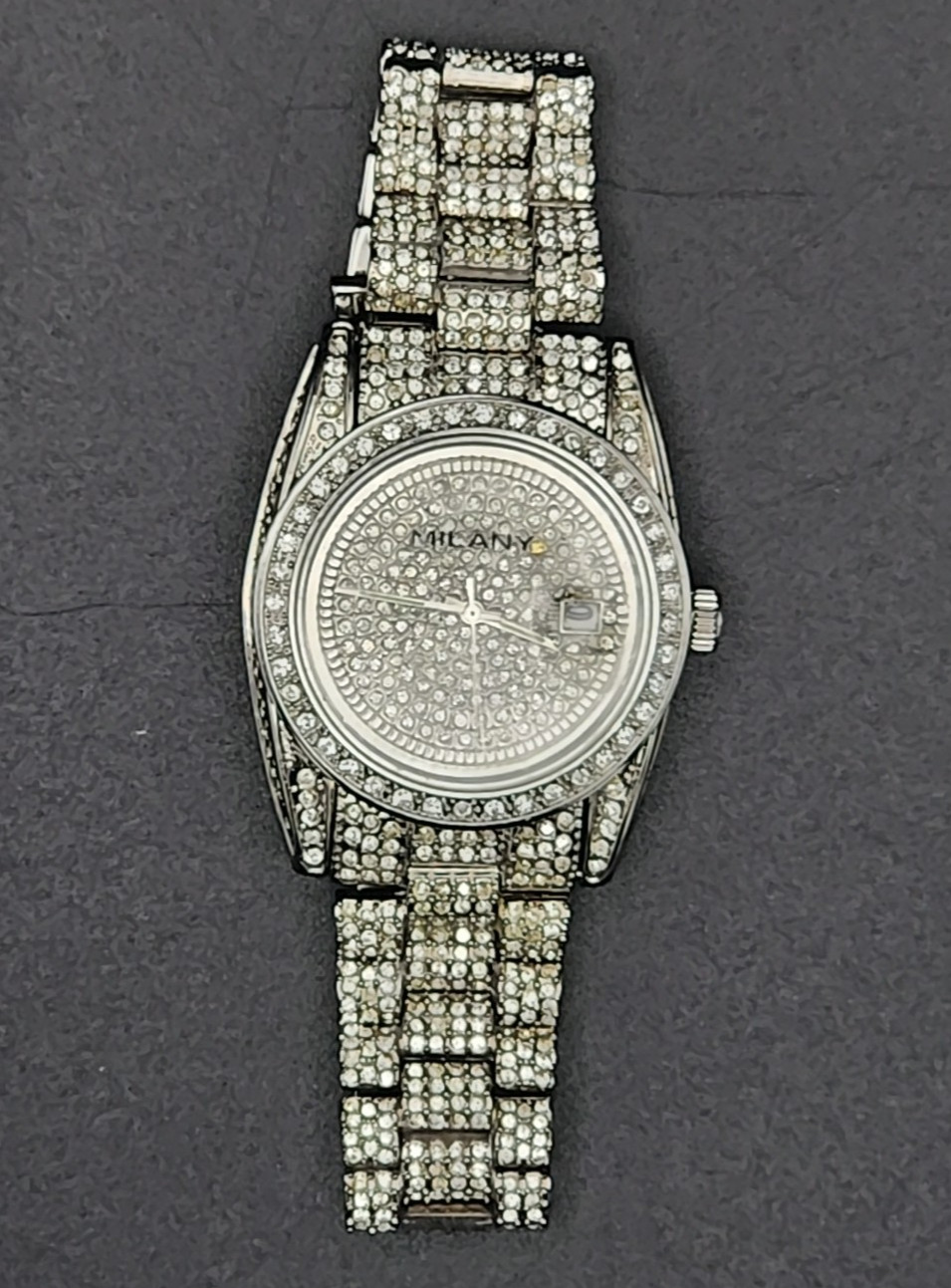 Men’s stone silver finish with date dress up hip hop fashion wrist watch