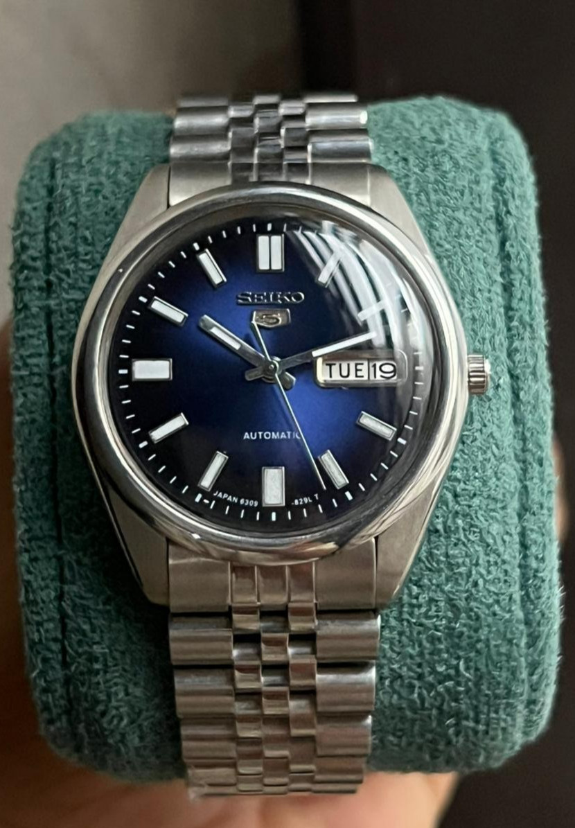 Seiko 5 Automatic Black And Blue Dial Men’s Watch Japan Made 6309