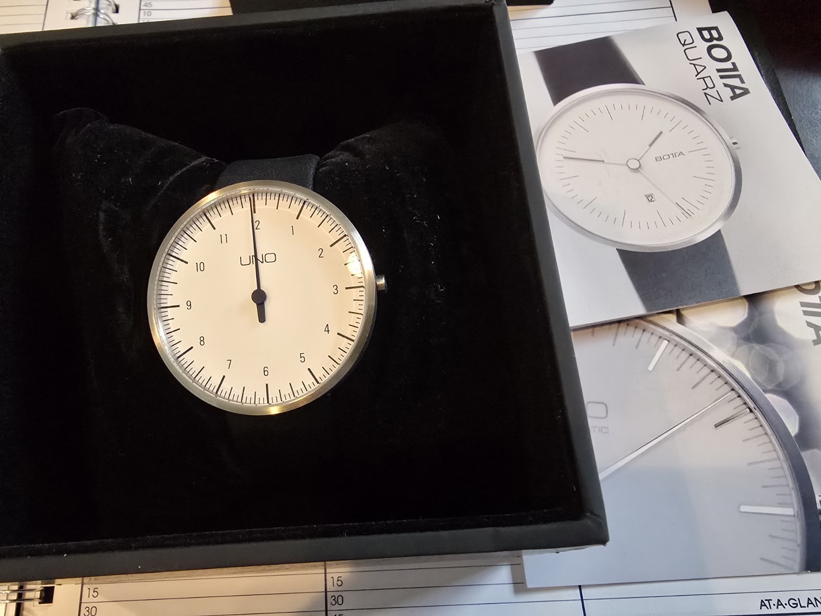 Botta Uno 551090 Quartz watch Titanium white dial made in Germany new battery.