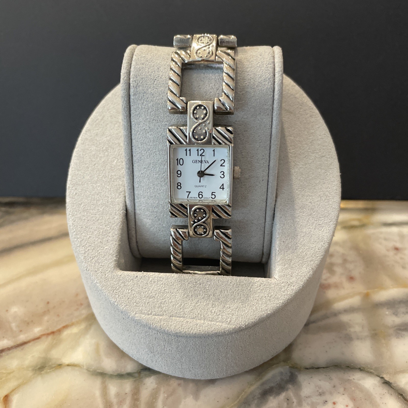 Rare GENEVA Womens Quartz Square Face SilverTone Bracelet Link Band Watch