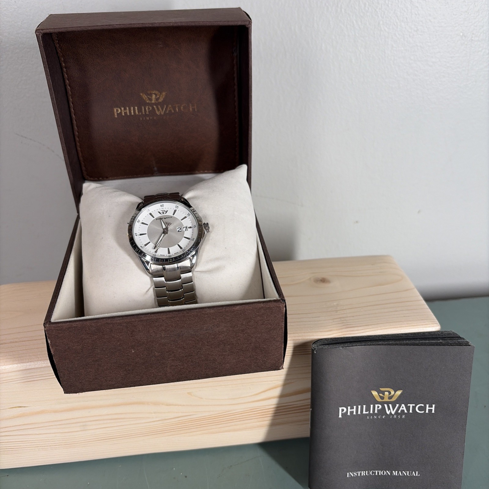 NWB Philip Watch Men’s Stainless Steel Swiss Quartz Movement 8253165015. ** Read