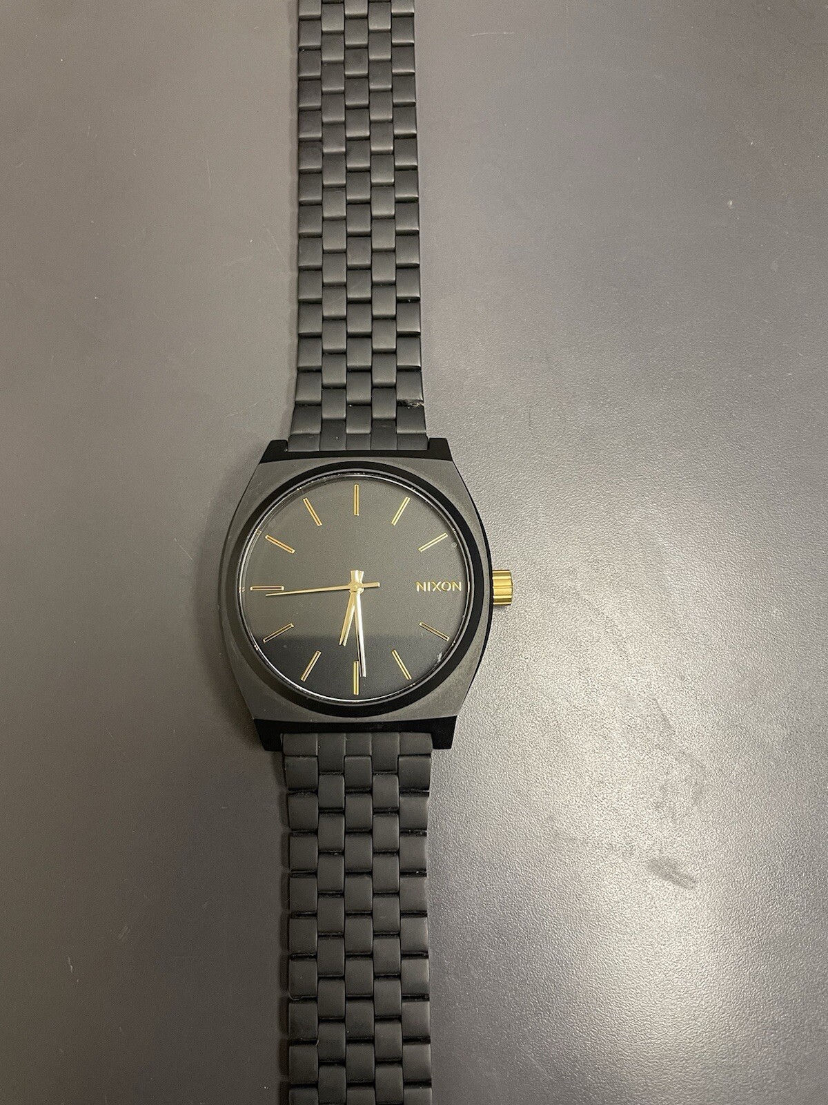 Nixon Minimal The Time Teller Analog Stainless Steel Black/Gold Wristwatch