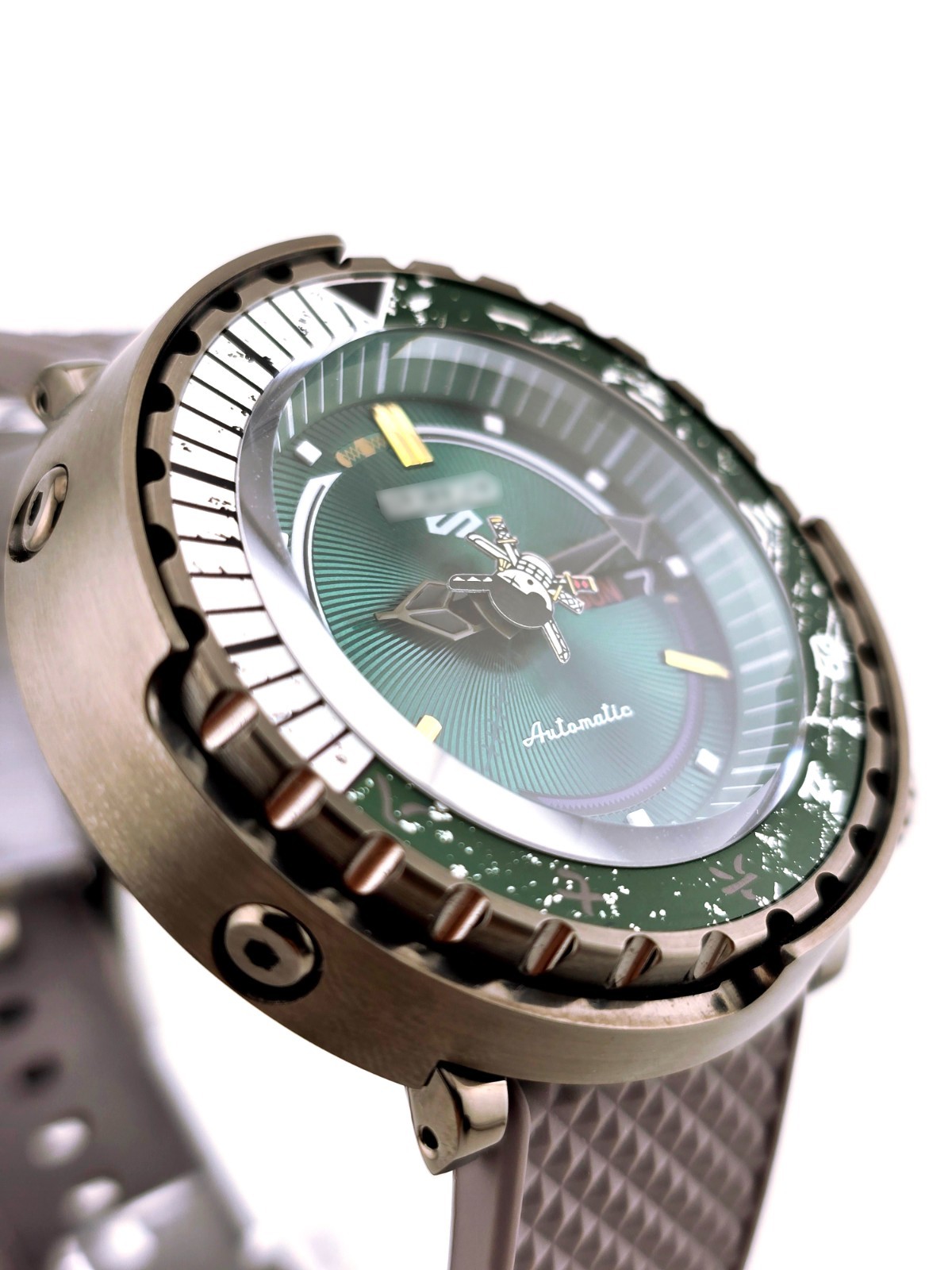 ZORO | One Piece CUSTOM Watch Mod: Automatic NH36, Sapphire Glass, Ceramic Bezel