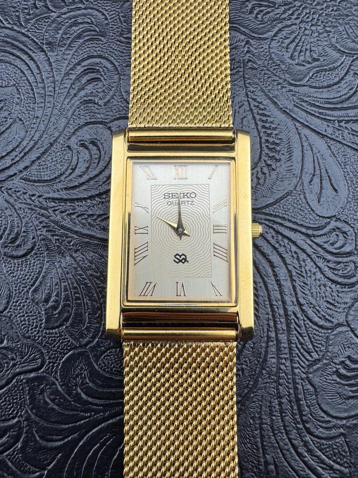 GOLD WHITE Vintage Seiko Slim Men’s Wrist Watch