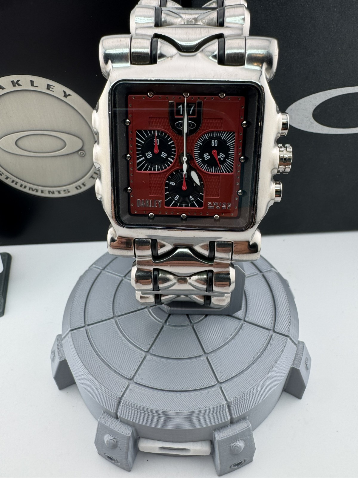 OAKLEY MINUTE MACHINE POLISHED TITANIUM W/ RED DIAL WATCH 10-251 TIME TANK GEN 2