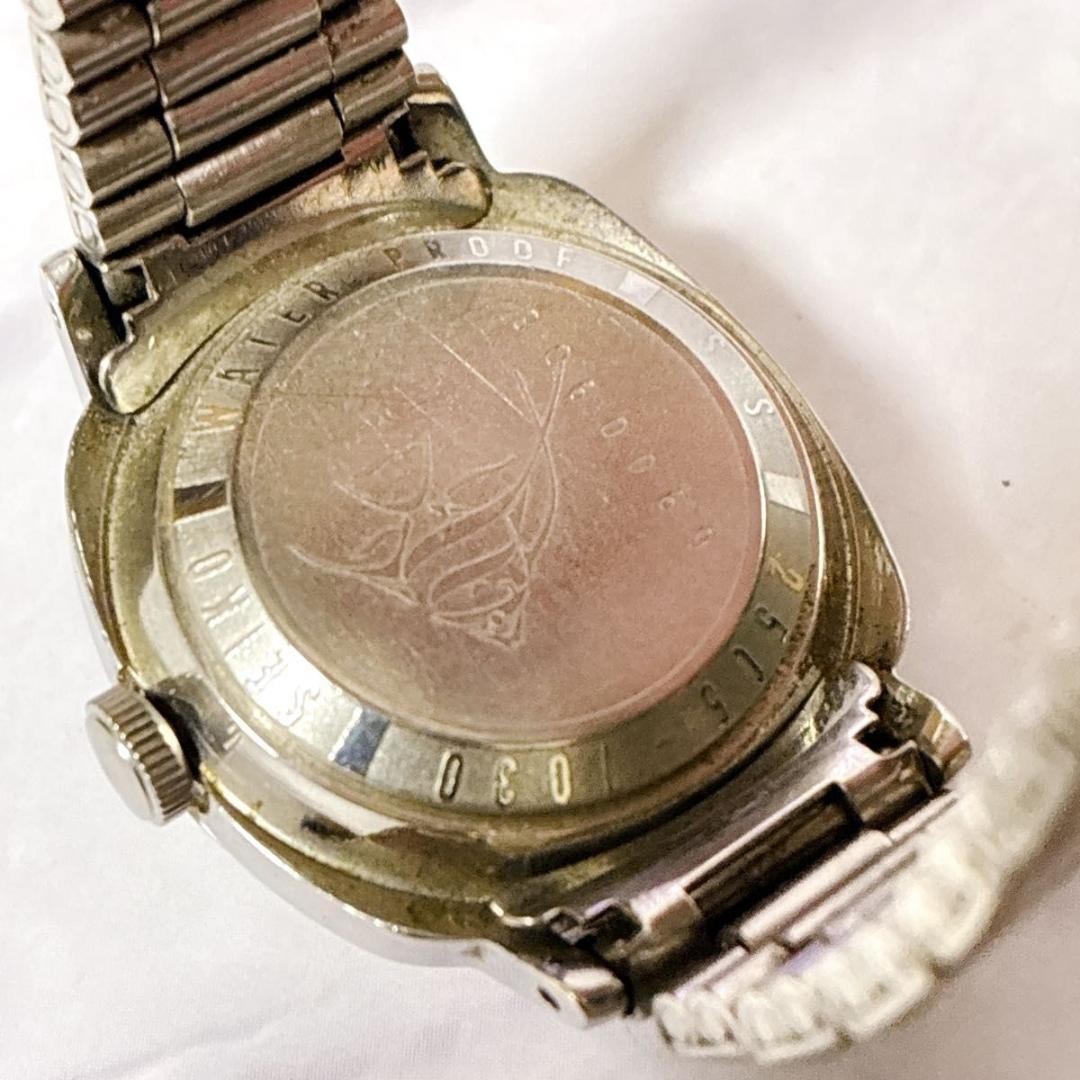 Working condition, as-is condition: Seiko 21-jewel SeikoMatic vintage wristwatch