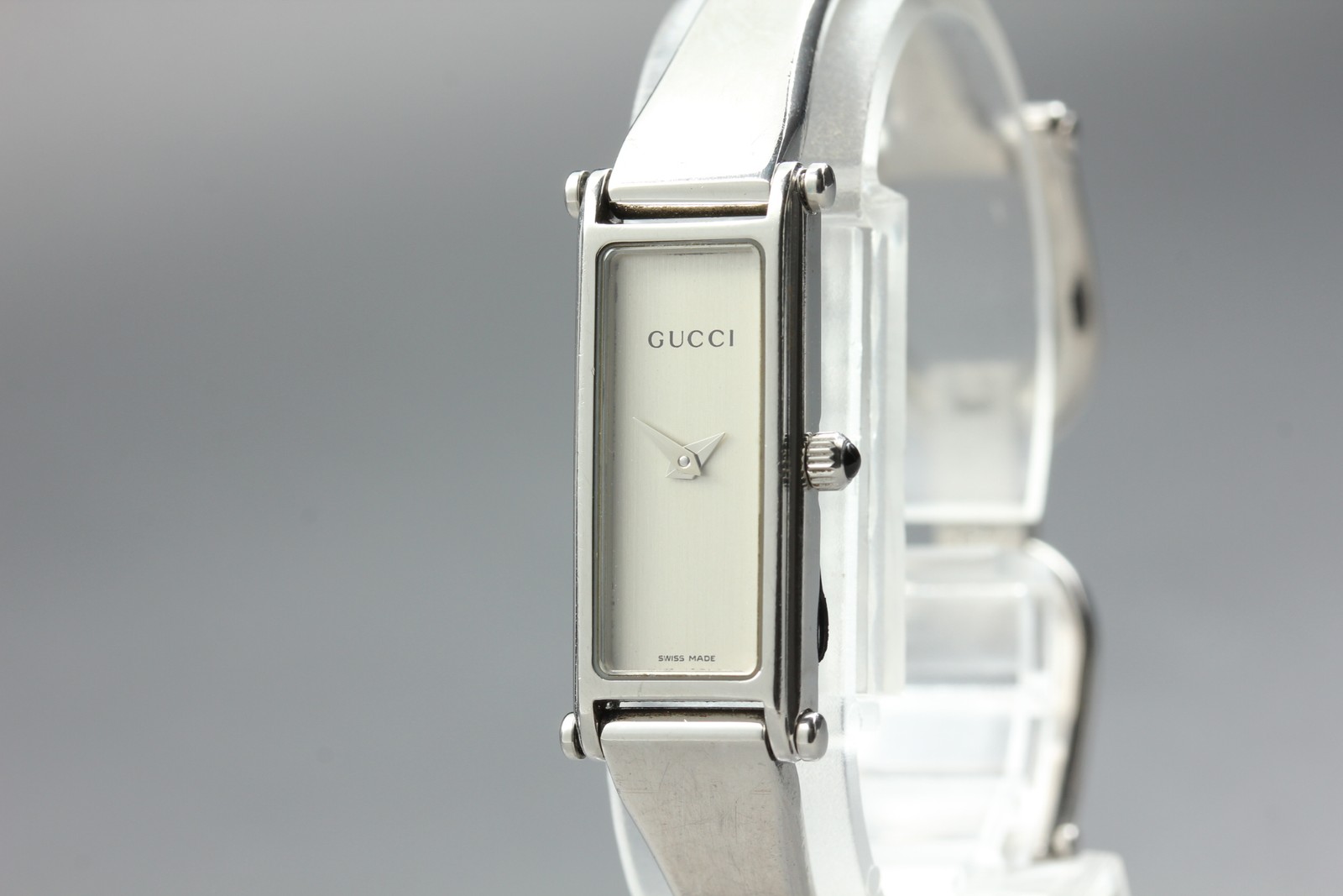 [Near MINT] GUCCI 1500L 13mm White Dial Bangle Quartz Women’s Watch from JAPAN