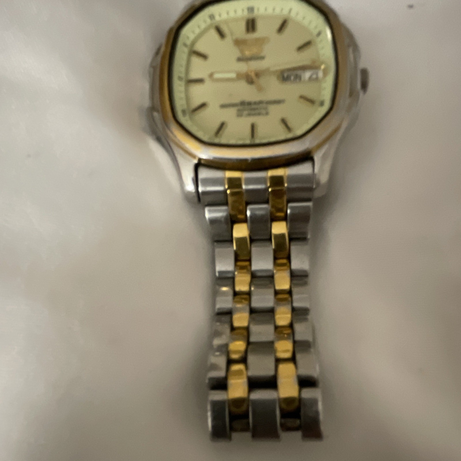 Seiko 5 Men’s Automatic Day/Date 23J Two-Tone SS Beige Dial 30m Vintage