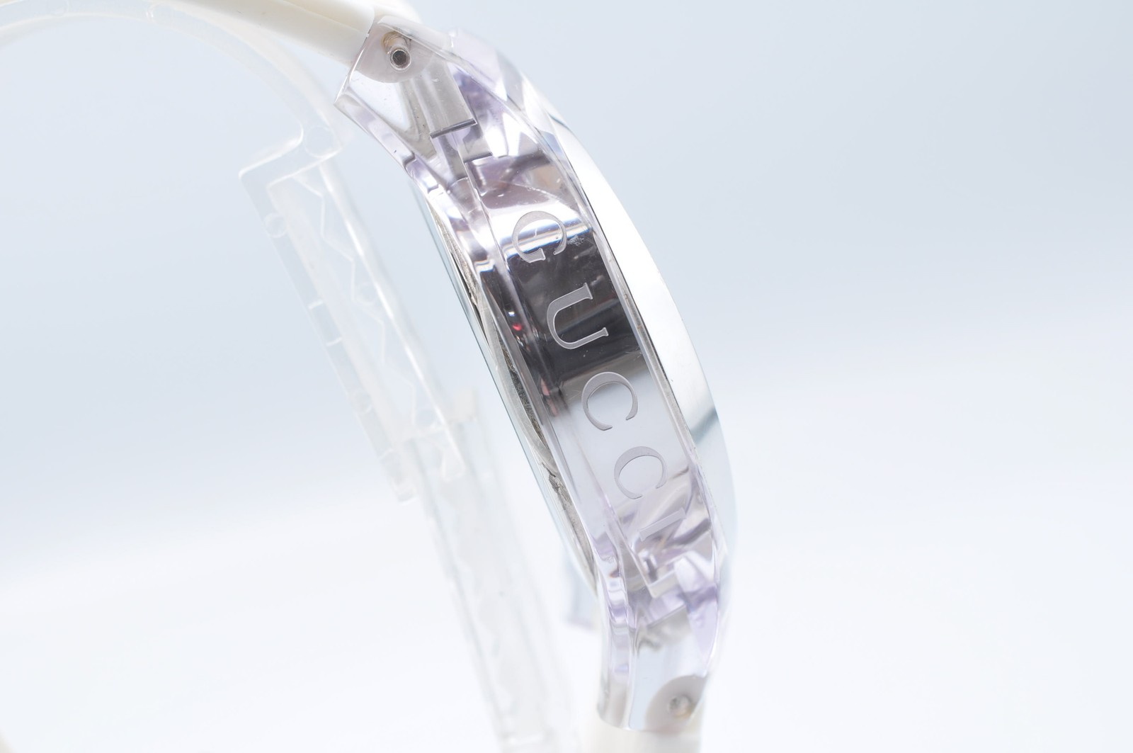 GUCCI 137.1 SYNC Quartz WatchTransparent Resin Men’s White Rubber Auth w-1051