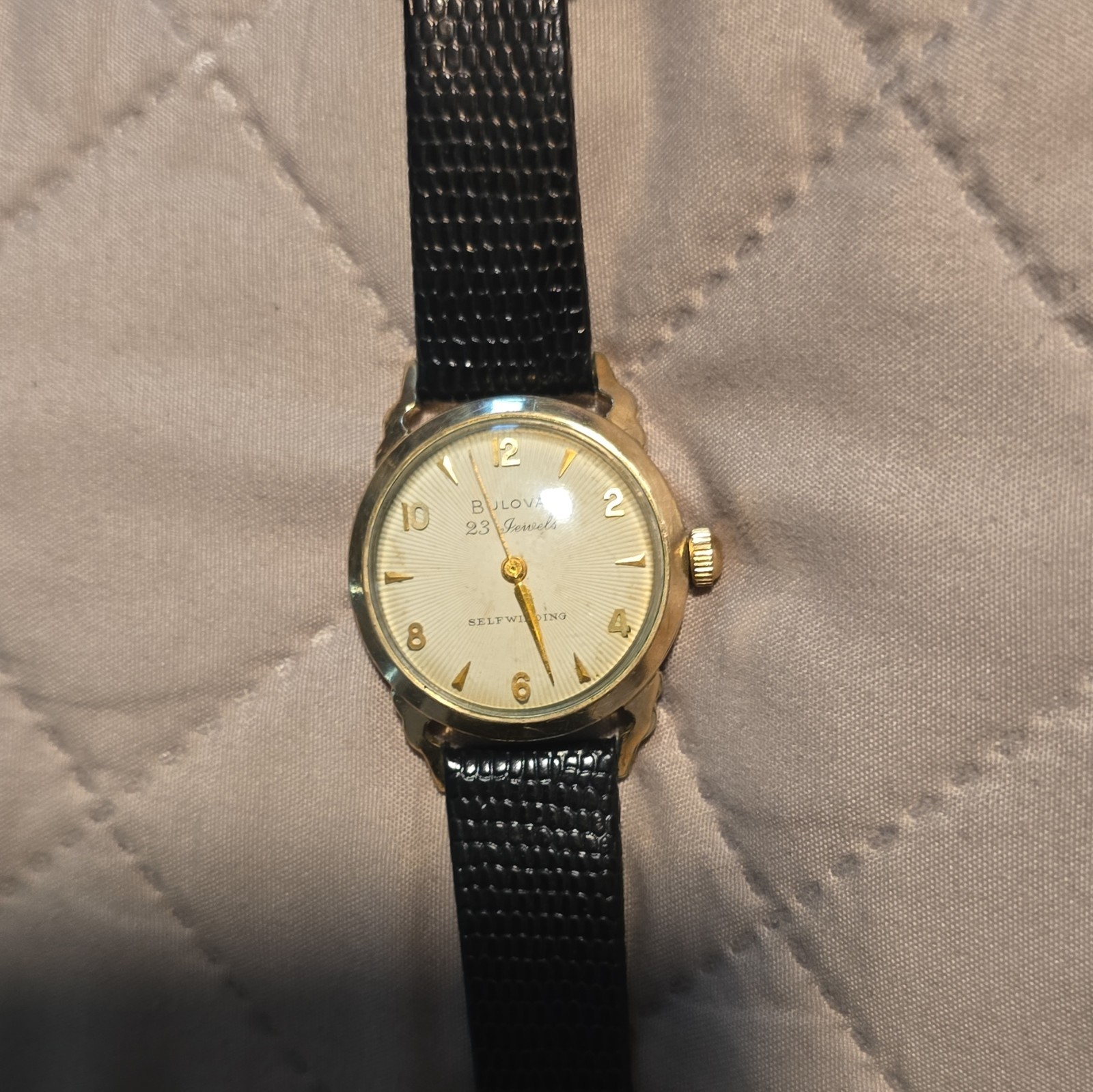 Bulova 23-Jewel Self-Winding Automatic Analog Watch White Dial Gold Case