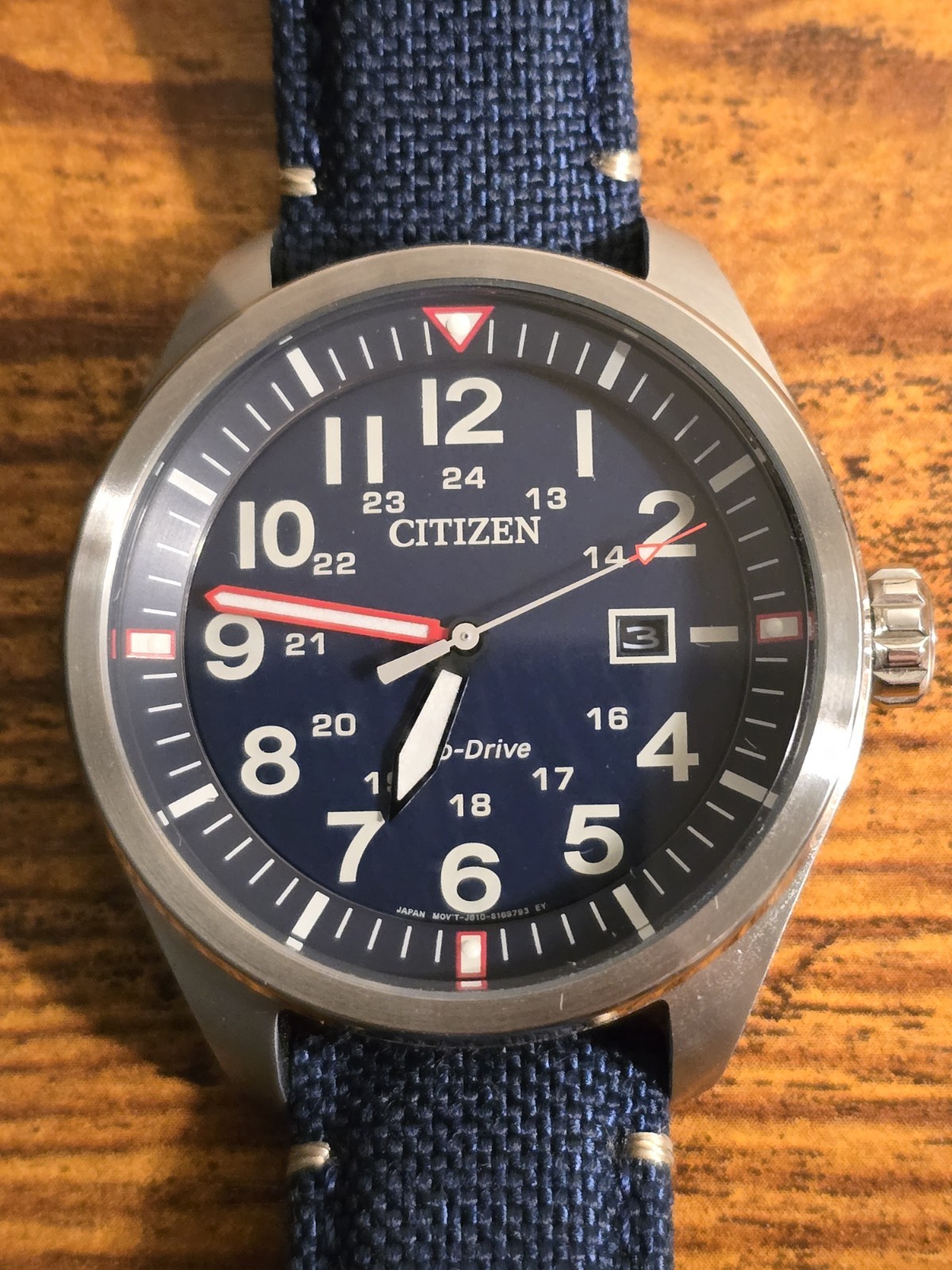 Stunning Blue Citizen Eco Drive Aw5000-16l Pilot Field Watch