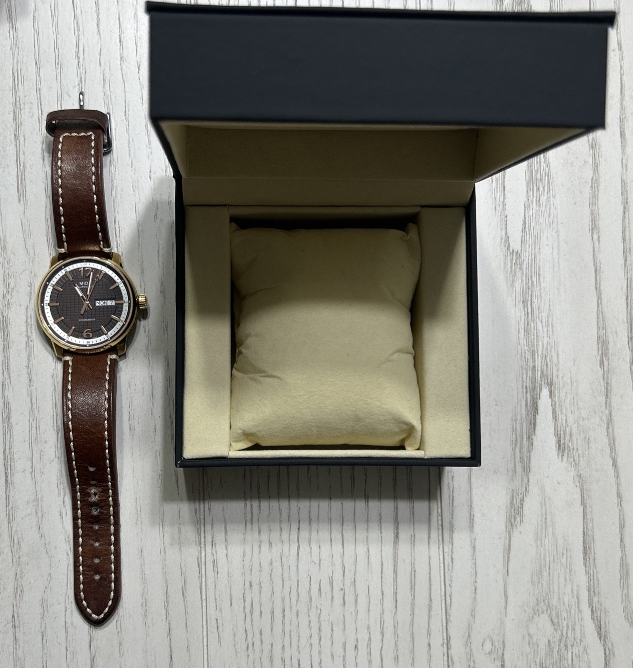 Mido Great Wall Automatic Chronometer Brown Mens Watch W/ Leather Strap