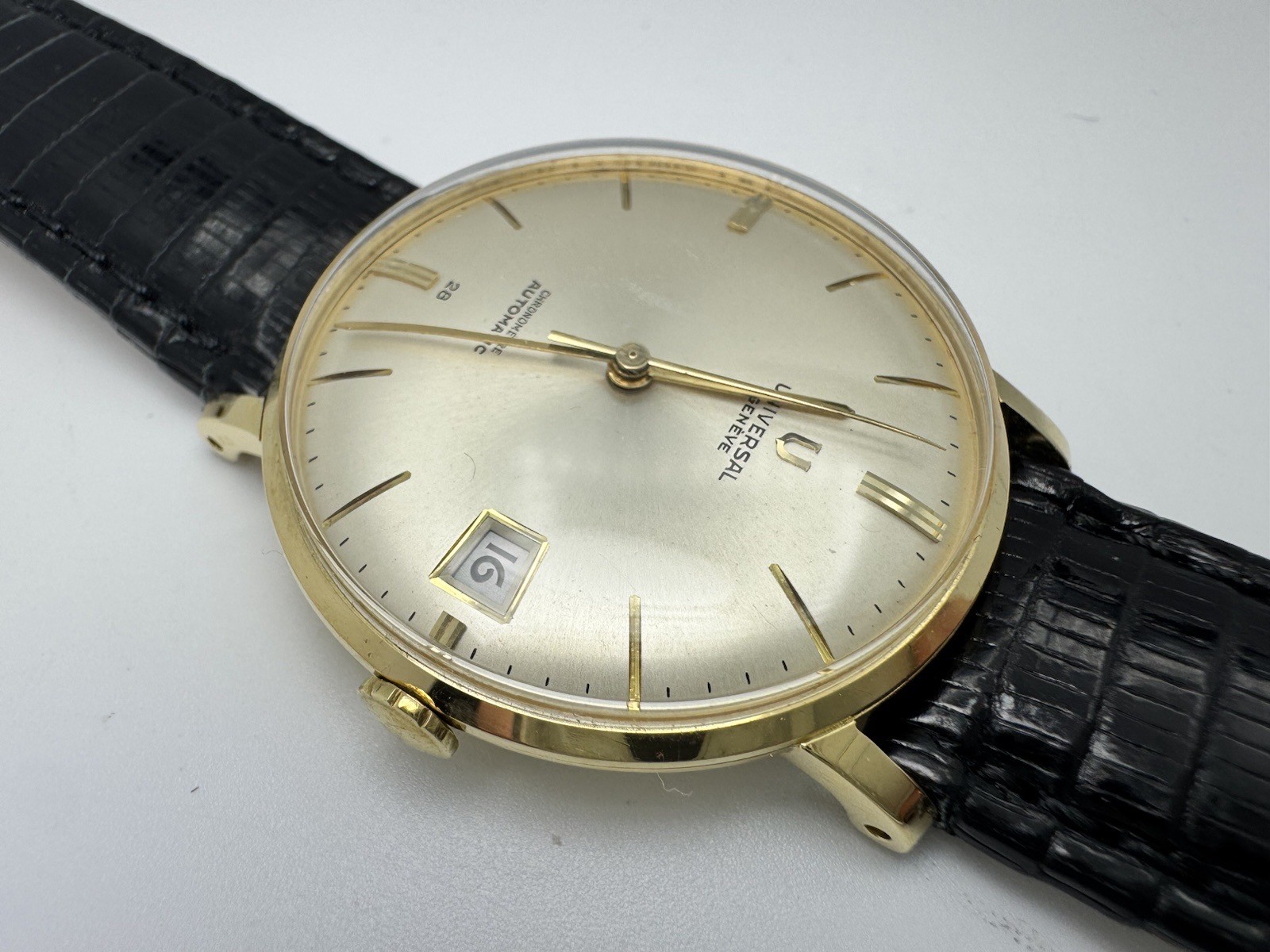 1960s Universal Genève Chronometer Automatic 18K Gold Micro-rotor 218-2