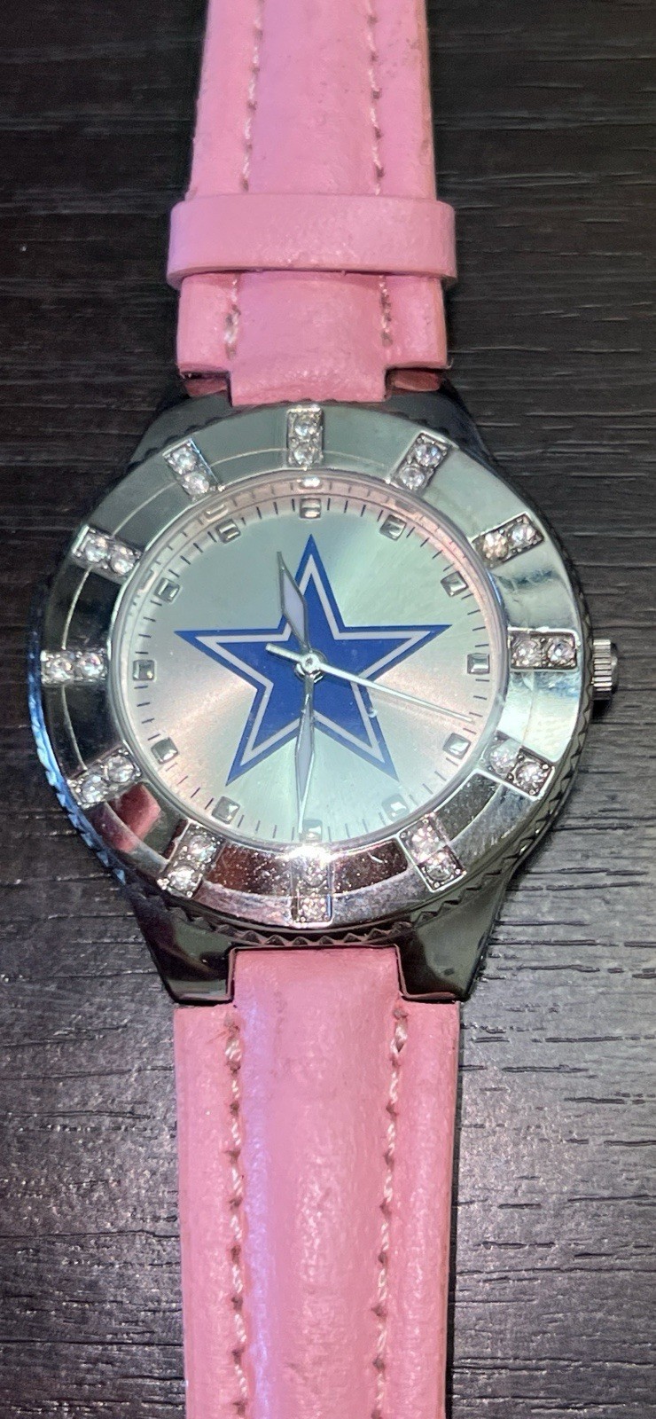 Dallas Cowboys Watch – Game Time NFL Star Logo Quartz Working Pink Leather Band