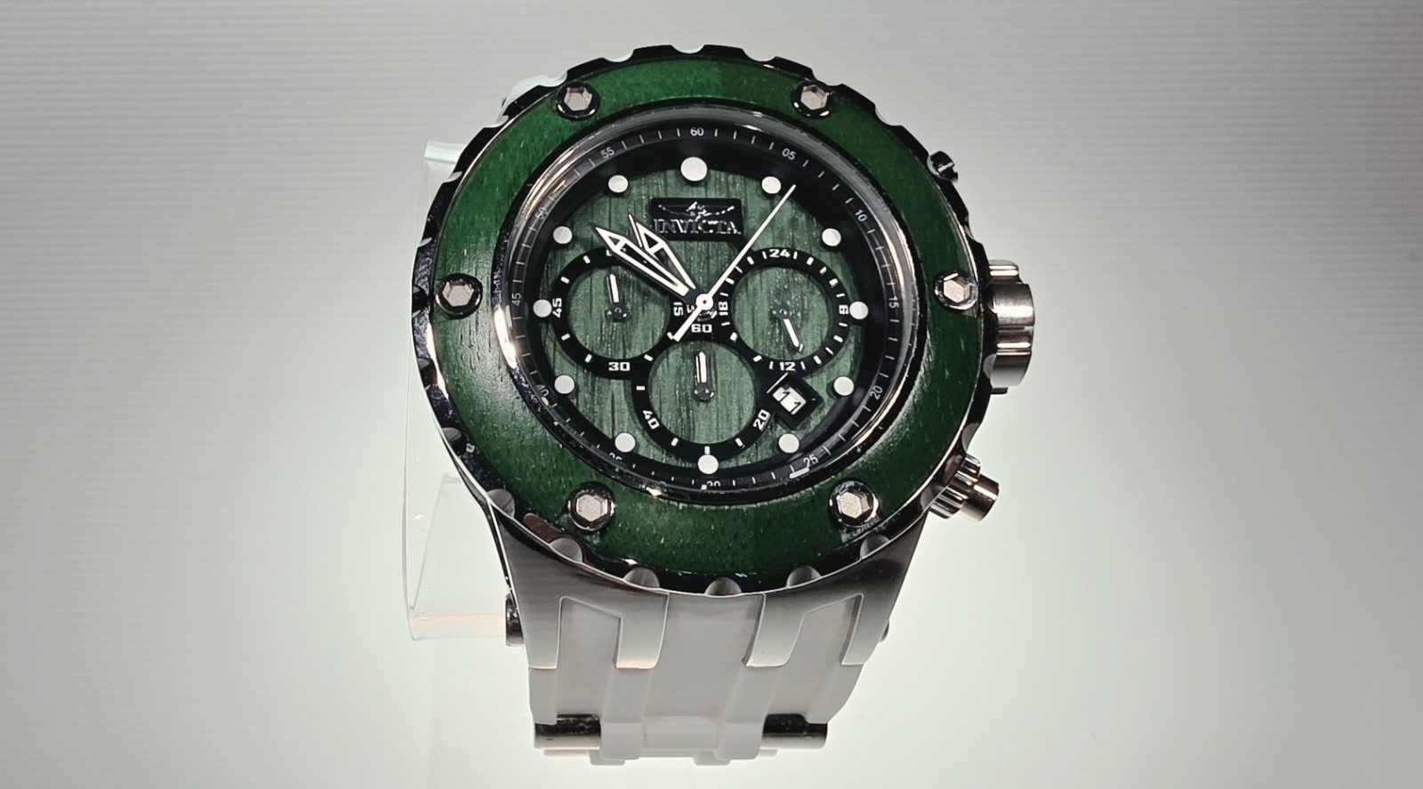 the Invicta Specialty Reserve Wildwood Edition Model 27909