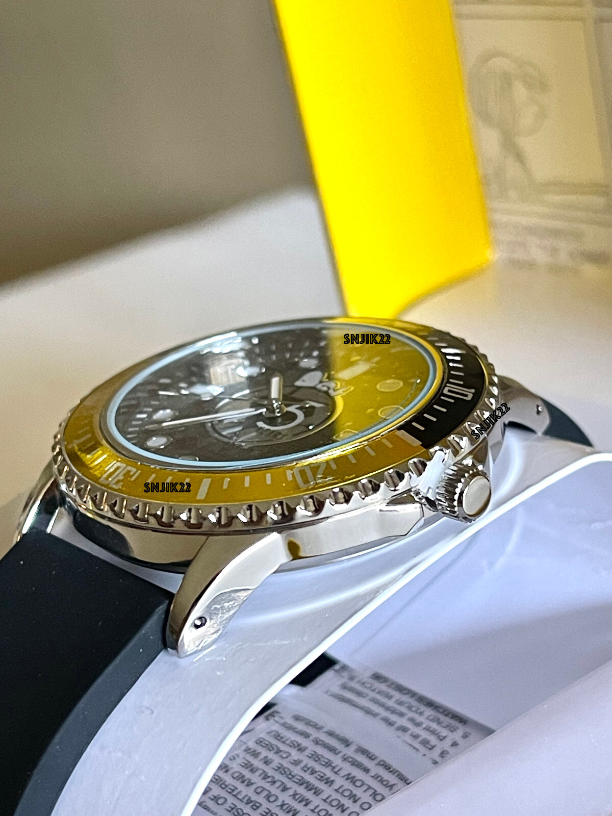 PEANUTS ft. Snoopy – 75th Anniversary Accutime Special Edition Watch (NEW W/BOX)