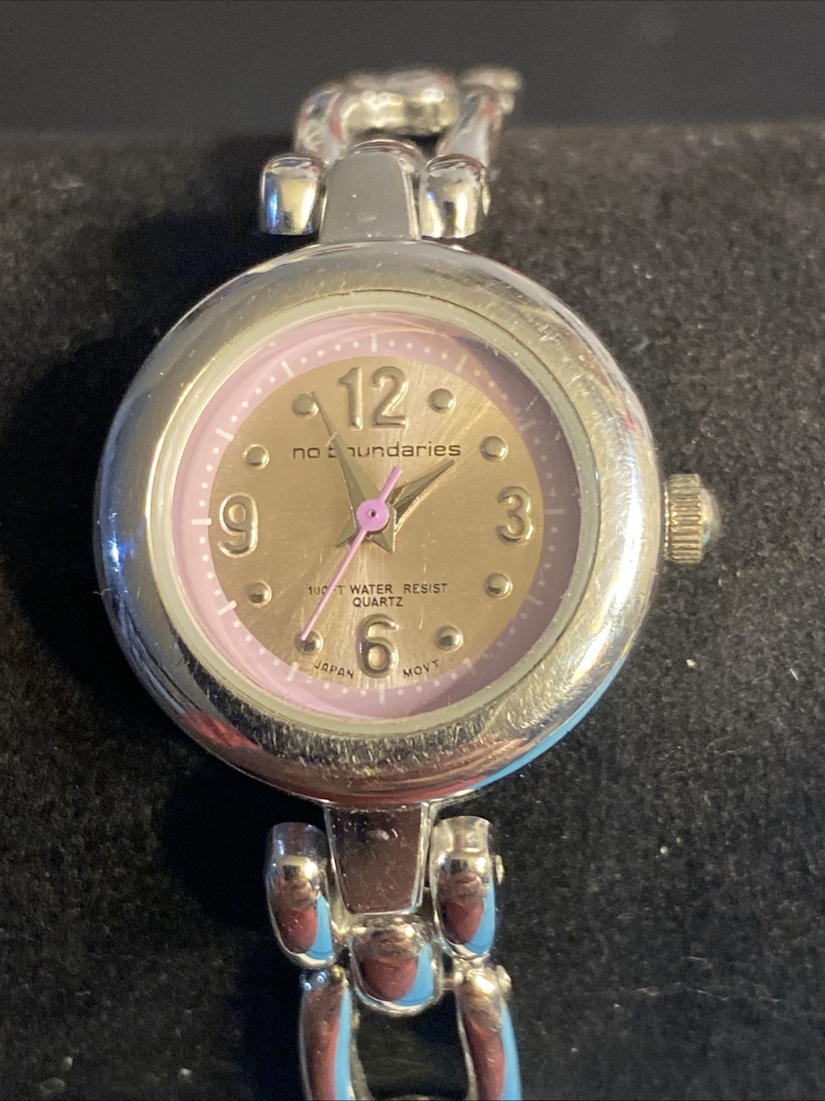 No Boundaries Quartz Wristwatch Pink Dial Silver Metal Band New Battery Women’s