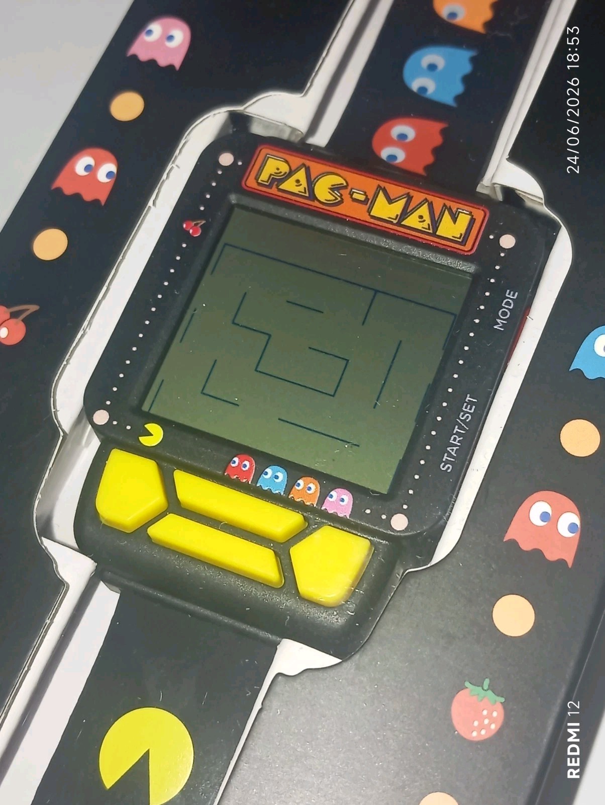 VINTAGE PAC-MAN ON THE GO RETRO GAMING WATCH