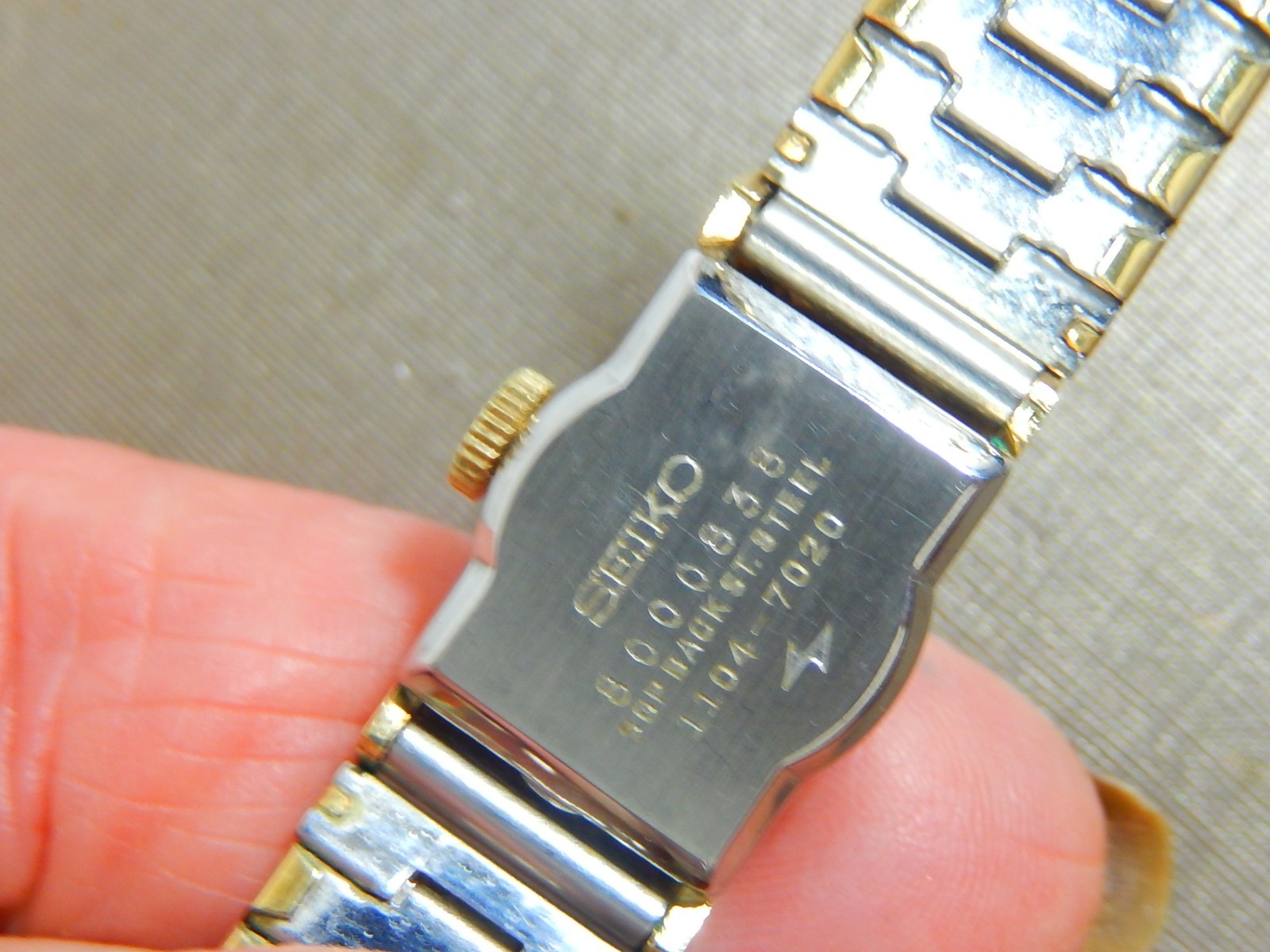 VINTAGE SEIKO MINT CONDITION “RAINBOW” LADIES 18KGF GOLD WATCH # 1104-7020