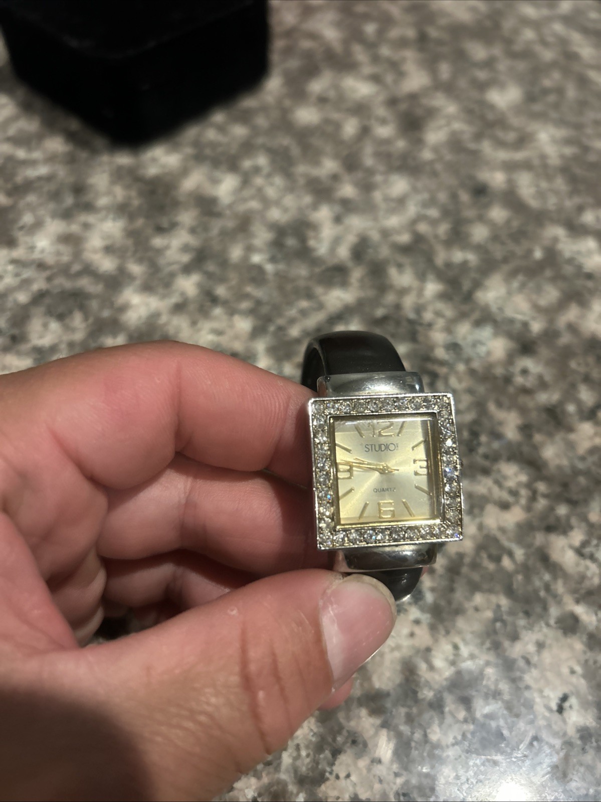 Reloj Studio Excelente Condición Necesita Batería