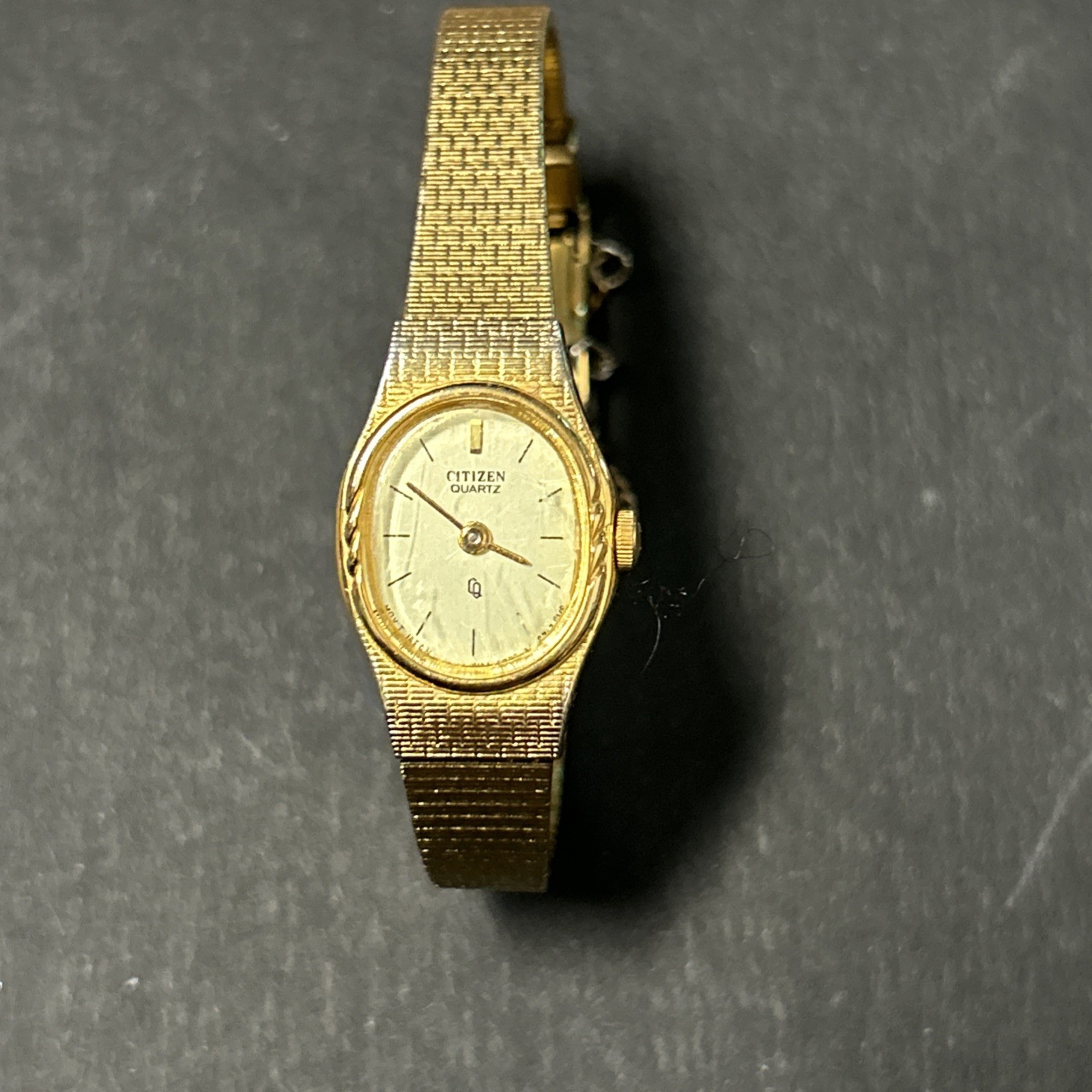 Vintage Citizen Watch Women 10mm Gold Tone Fold Over Clasp