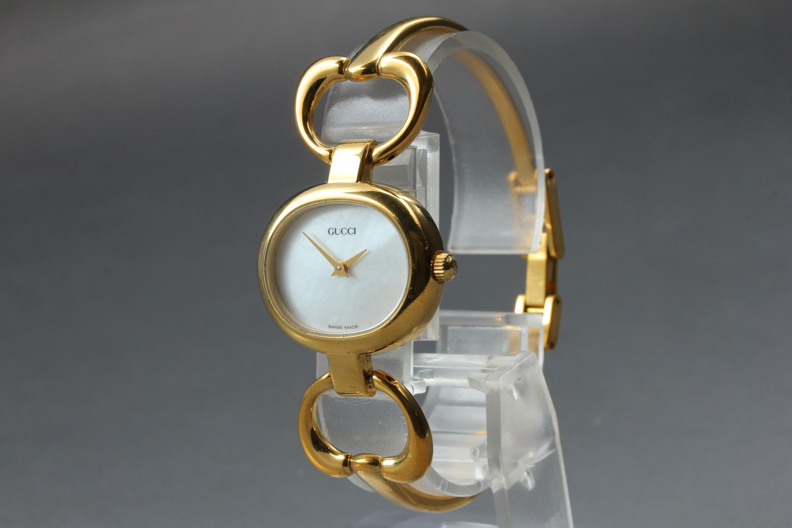 [Exc+5] Vintage Gucci 1600 Gold 26mm White Dial Quartz Women’s Watch From JAPAN