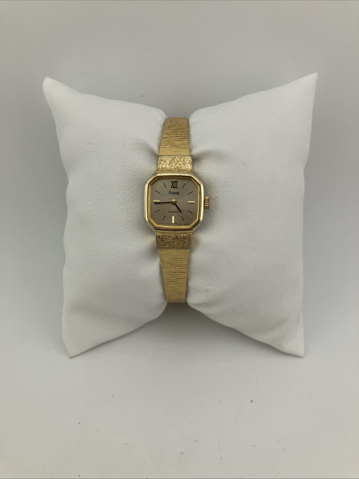 Vtg Pulsar Ladies 16mm Watch Gold Tone Octagon Dial 6.25″ v232-5790 – RUNS