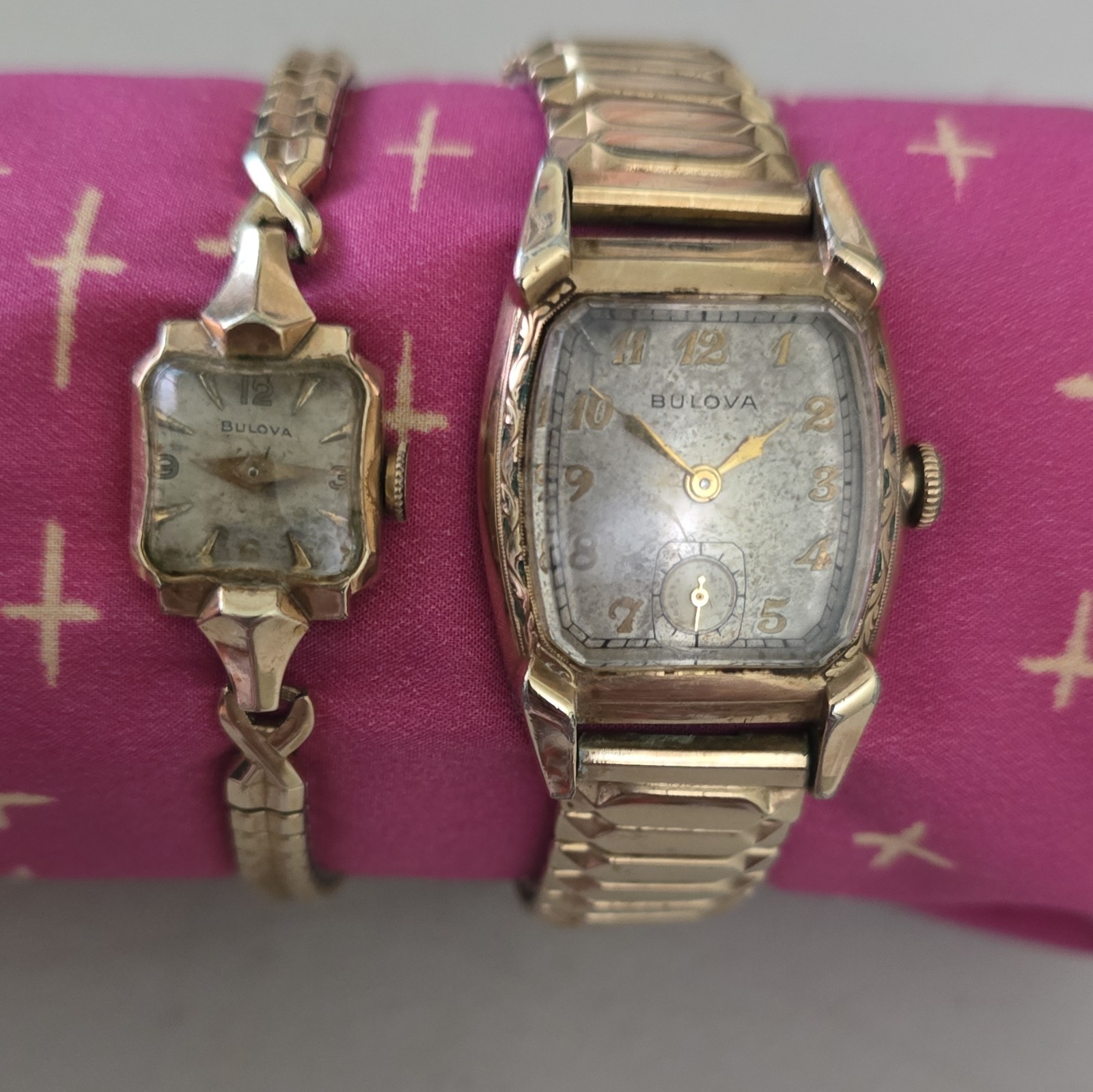 Bulova Classic Rectangle Analog Mens and Women’s 10K RGP