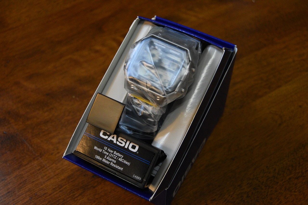 NEW! Casio AE-1200WHD-1A Men Digital Dial Wristwatch – Silver ana-digi stainless
