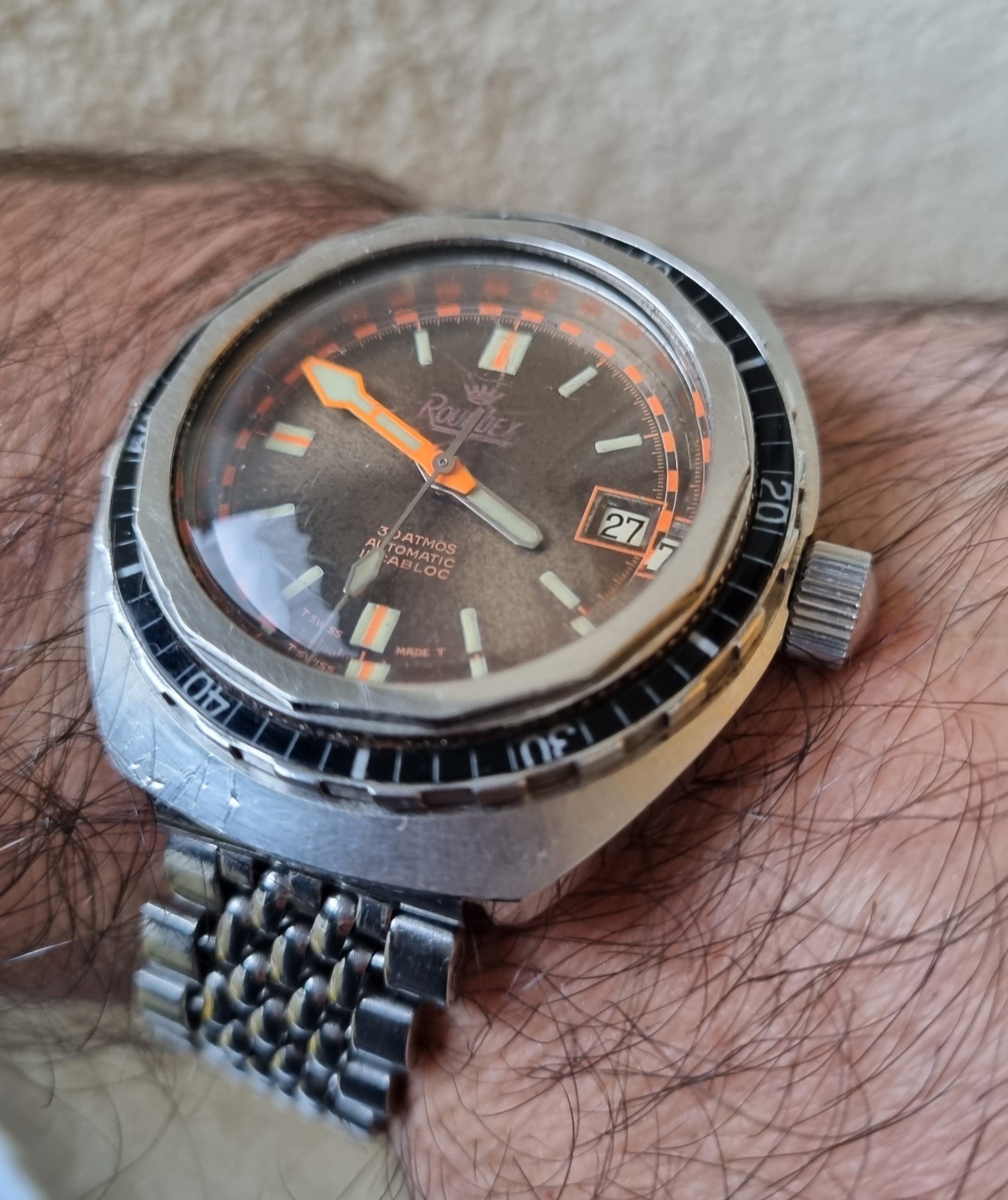 Rare Roundex Sub 30 Atm Automatic-date Bakelite Vintage Watch Swiss Big Casse