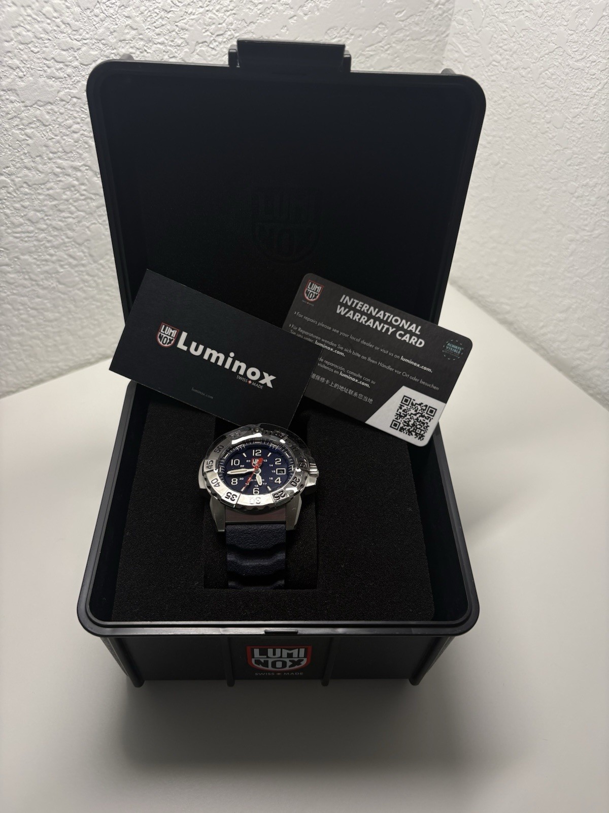 NEW Luminox Navy Seal 200m Dive Sapphire Blue Dial / Blue Band Watch XS.3253